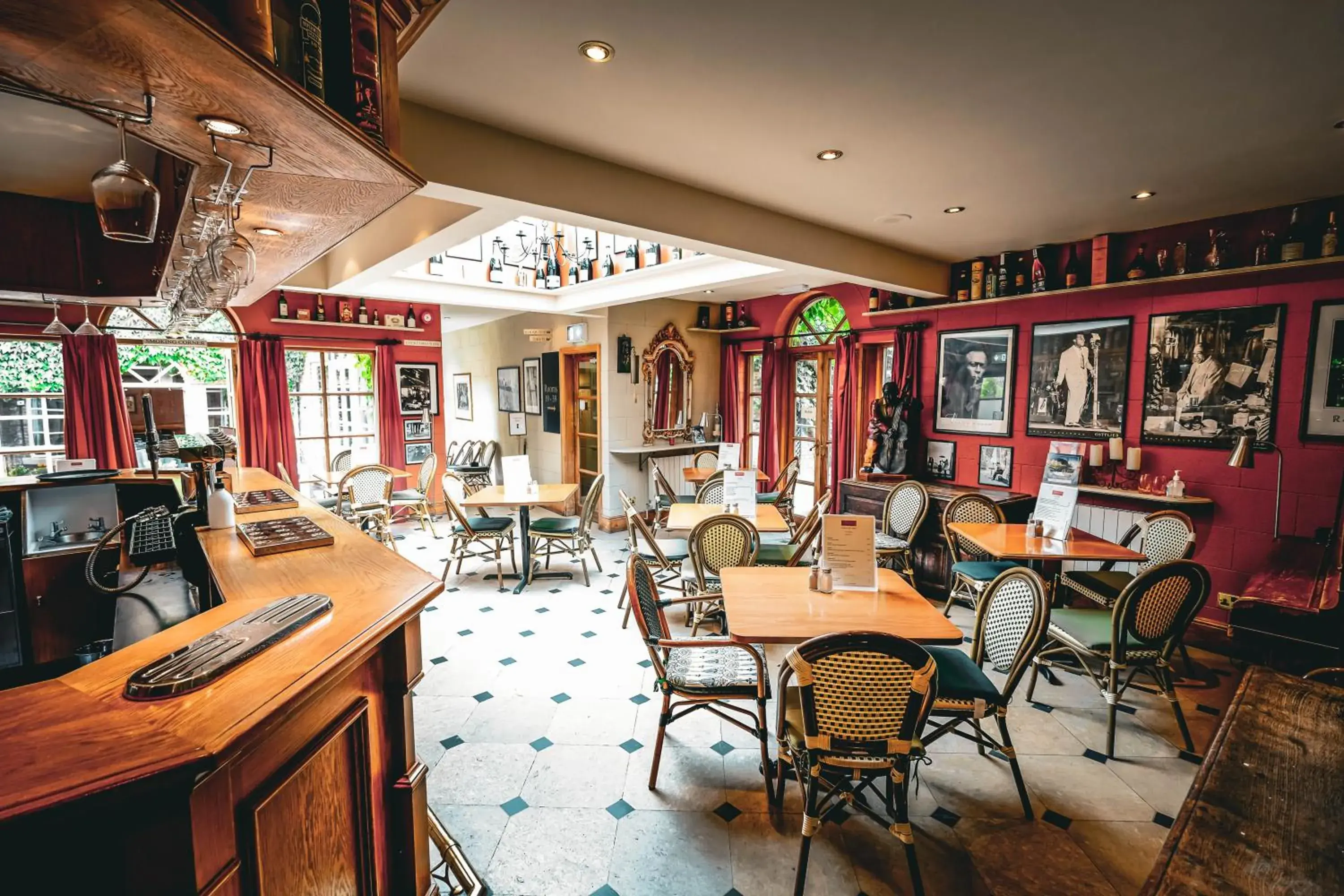 Lounge or bar in York Pavilion Hotel, Sure Hotel Collection by Best Western Lounge or bar in York Pavilion Hotel, Sure Hotel Collection by Best Western