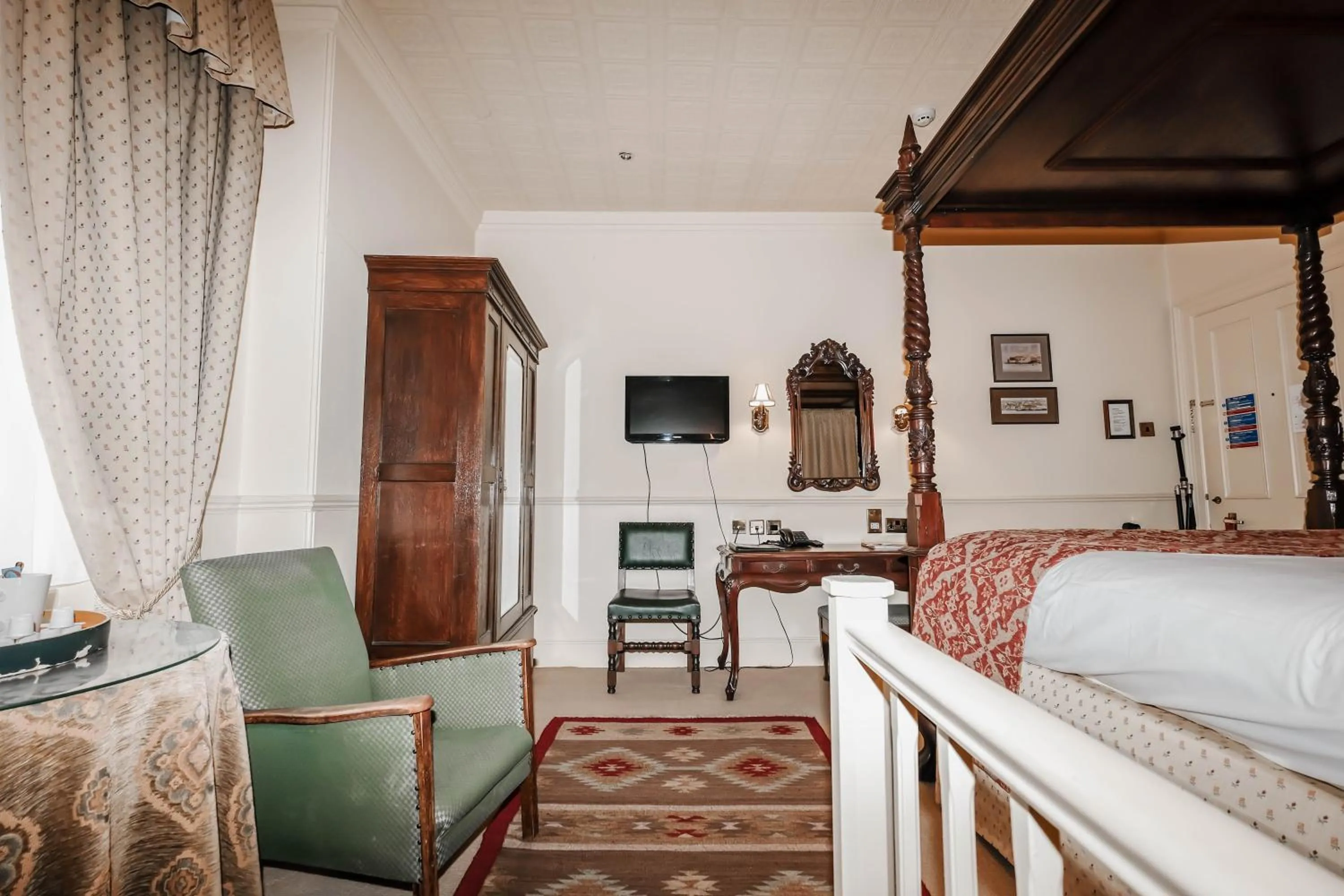 Bed in York Pavilion Hotel, Sure Hotel Collection by Best Western