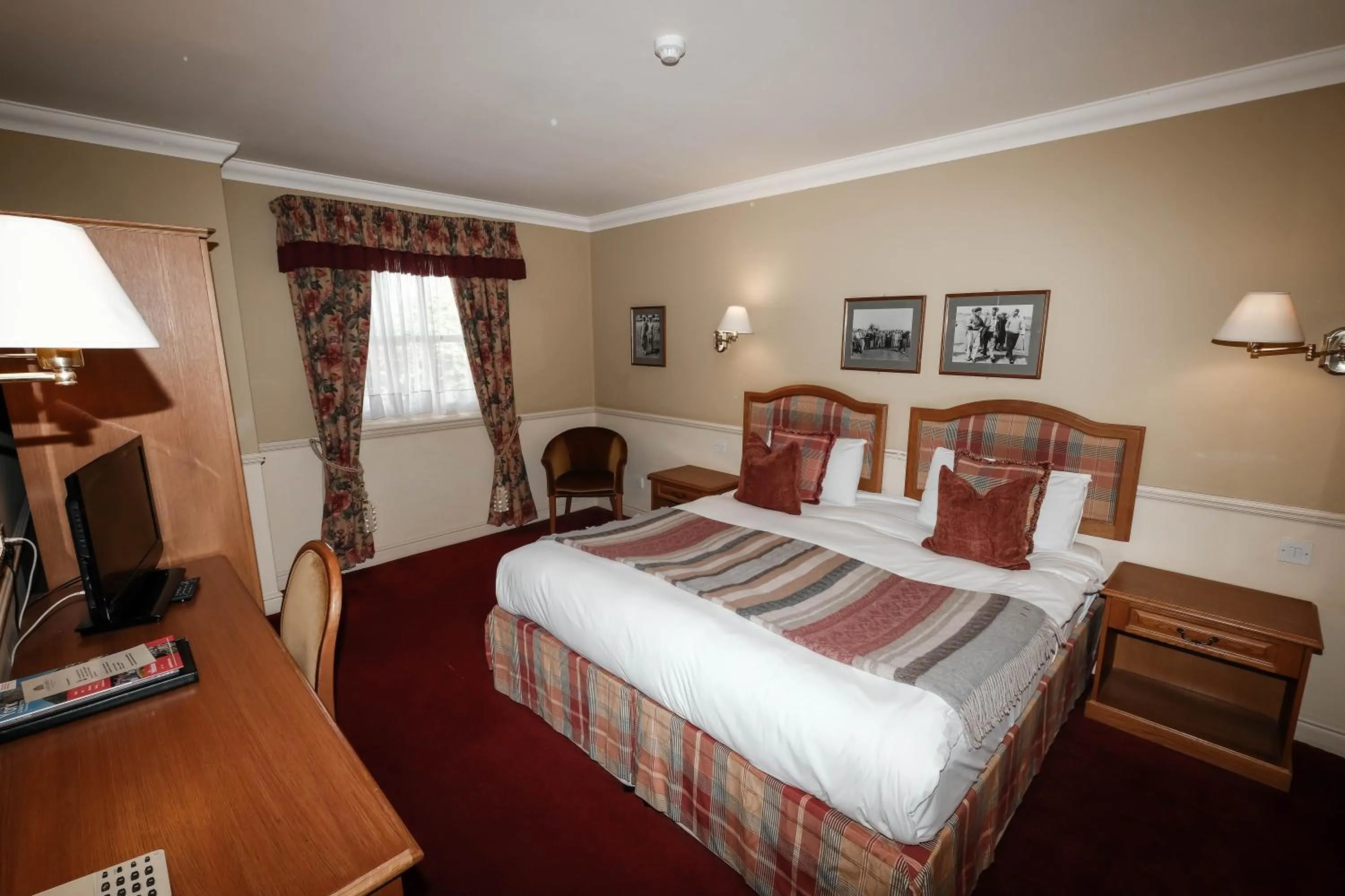 Bed in York Pavilion Hotel, Sure Hotel Collection by Best Western