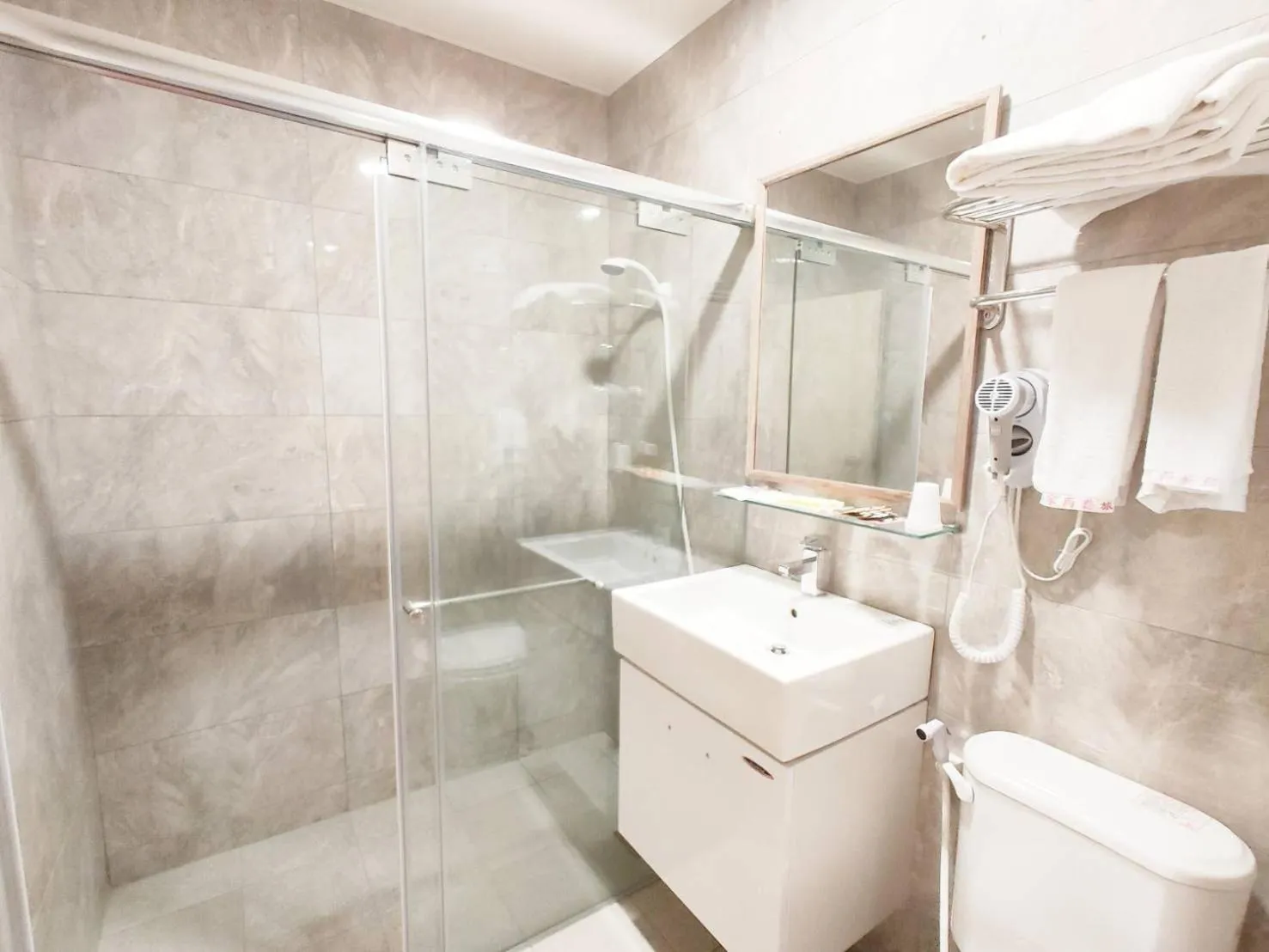 Shower in Royal Business Hotel