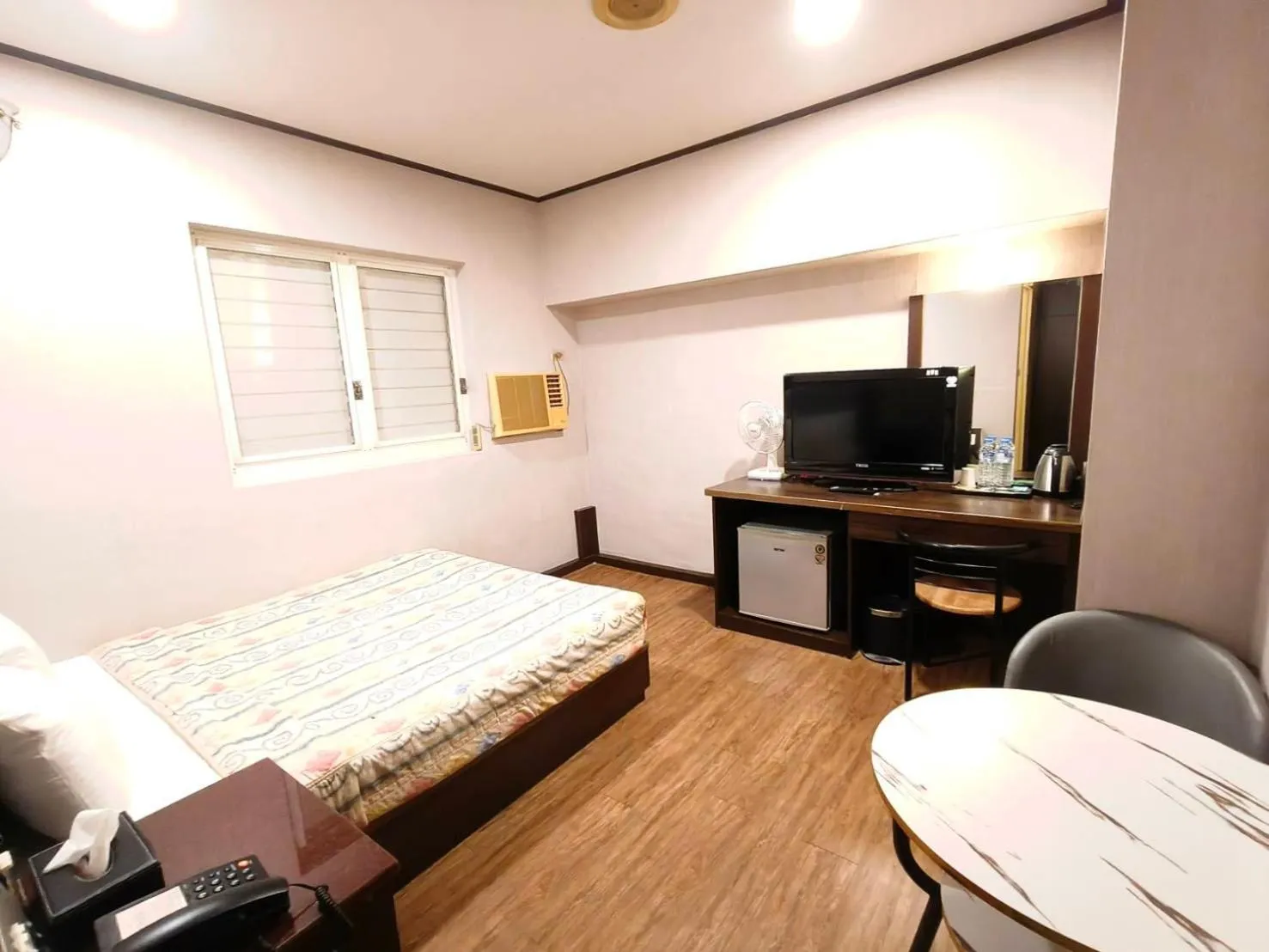 Photo of the whole room, Bed in Royal Business Hotel