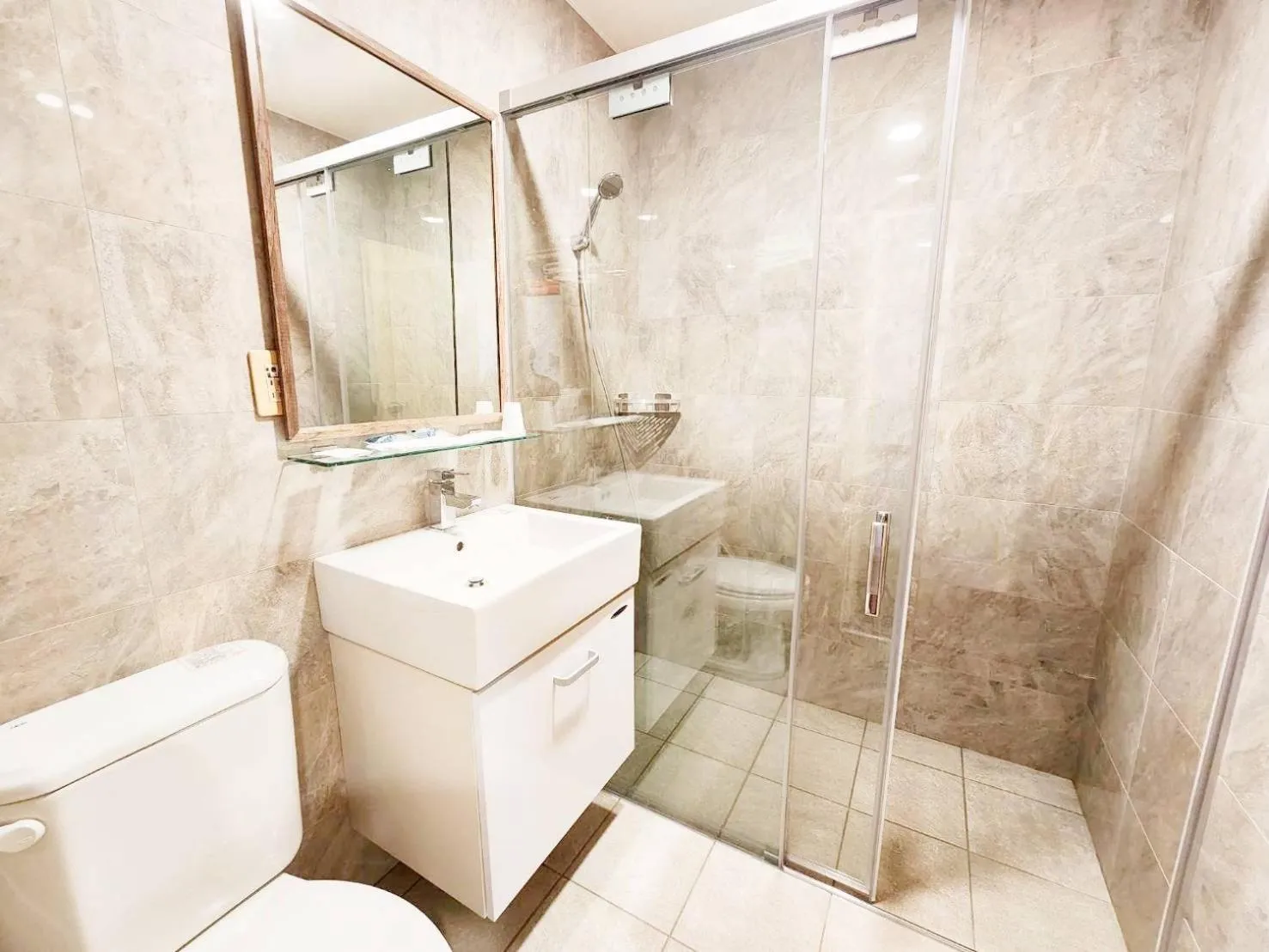 Shower in Royal Business Hotel