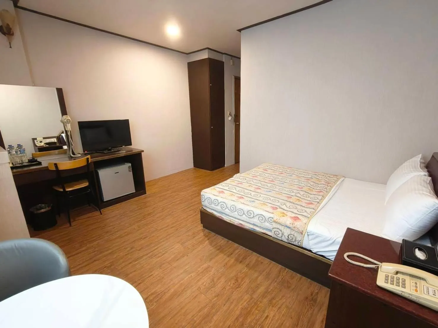 Photo of the whole room, Bed in Royal Business Hotel