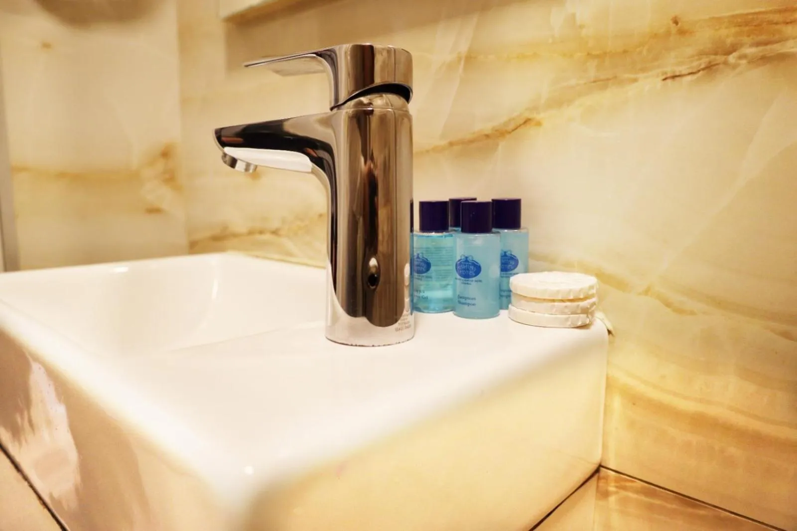 Bathroom in Bakirkoy Tashan Business & Airport Hotel