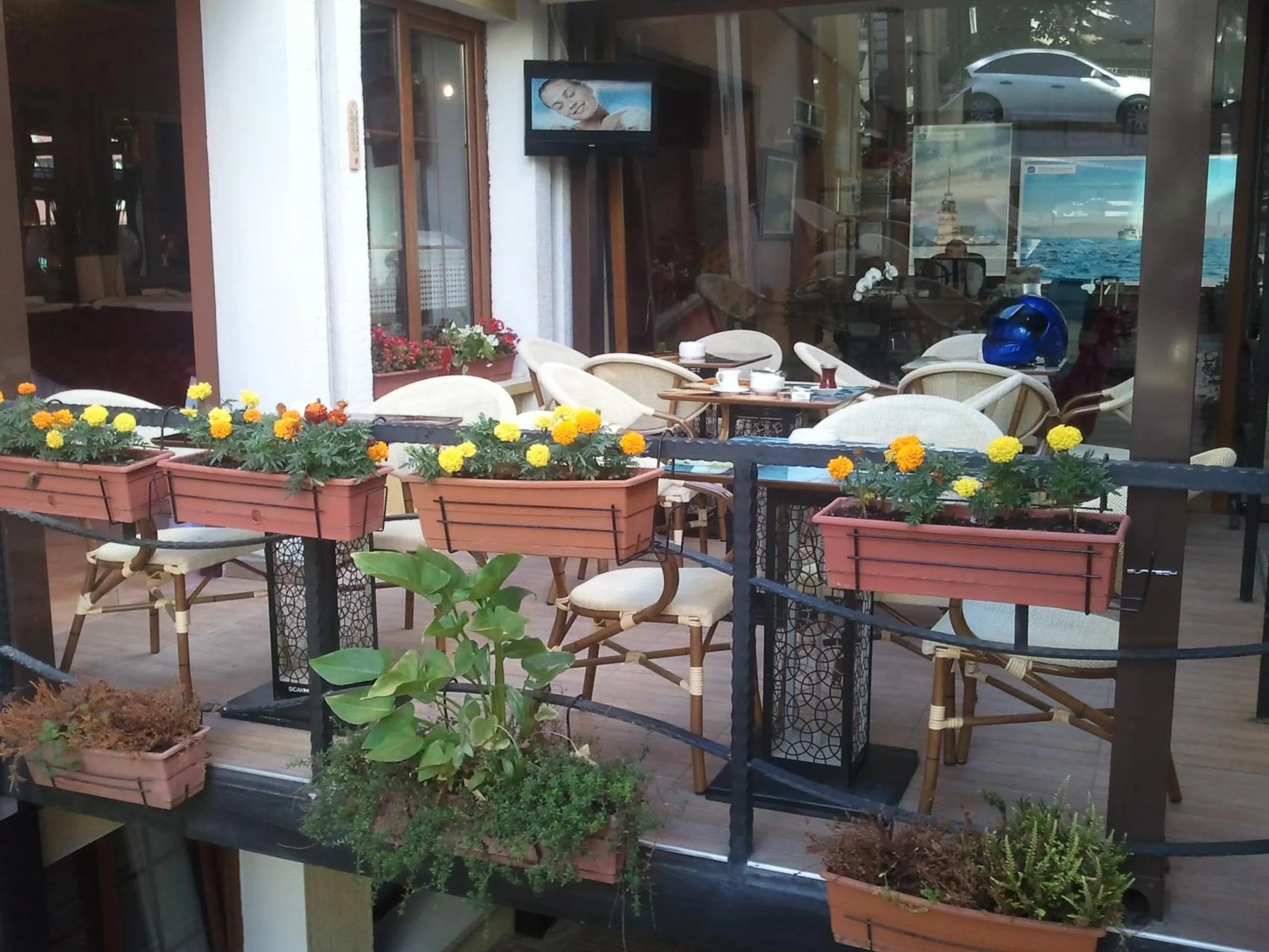 Restaurant/places to eat in Bakirkoy Tashan Business & Airport Hotel