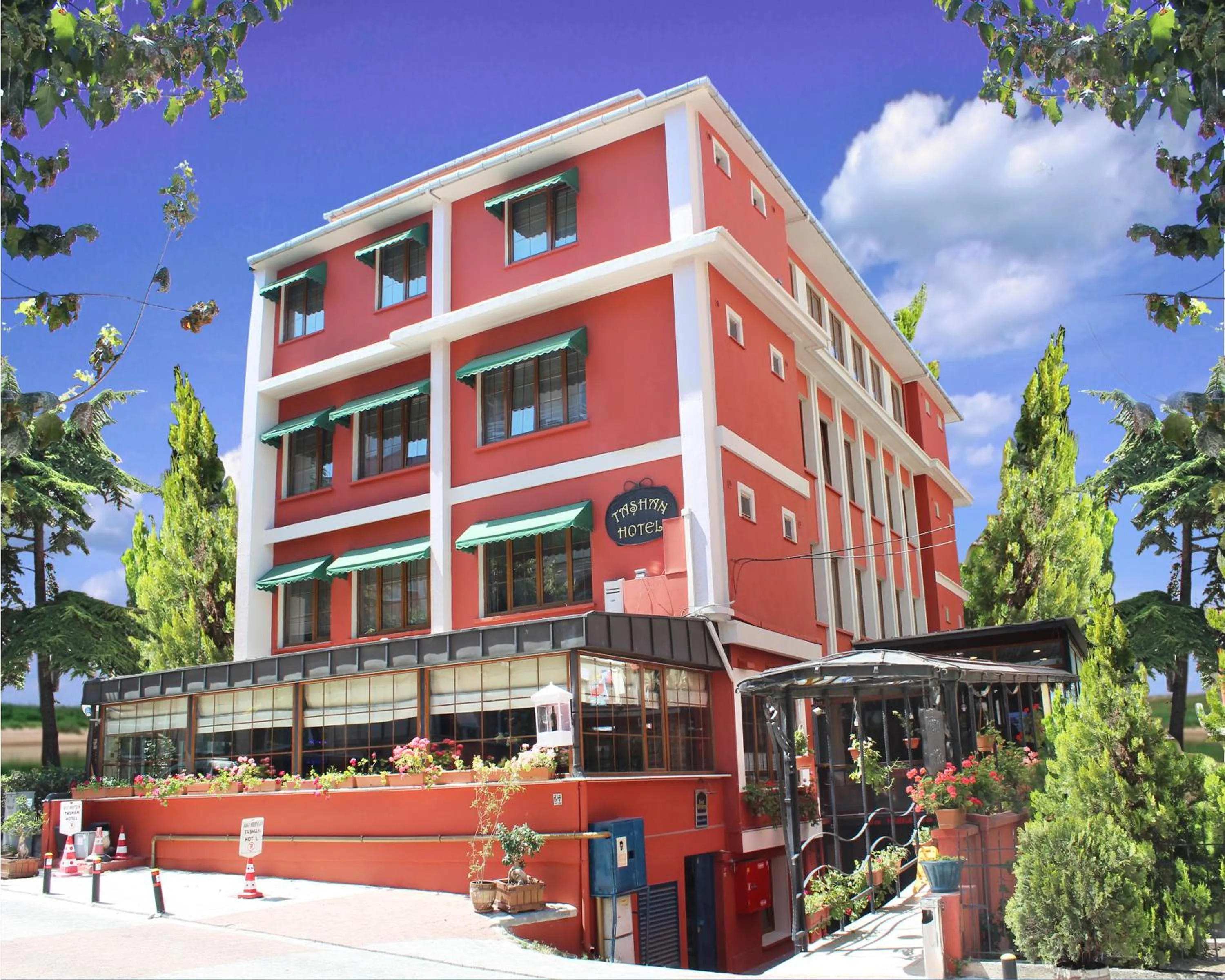 Property building in Bakirkoy Tashan Business & Airport Hotel