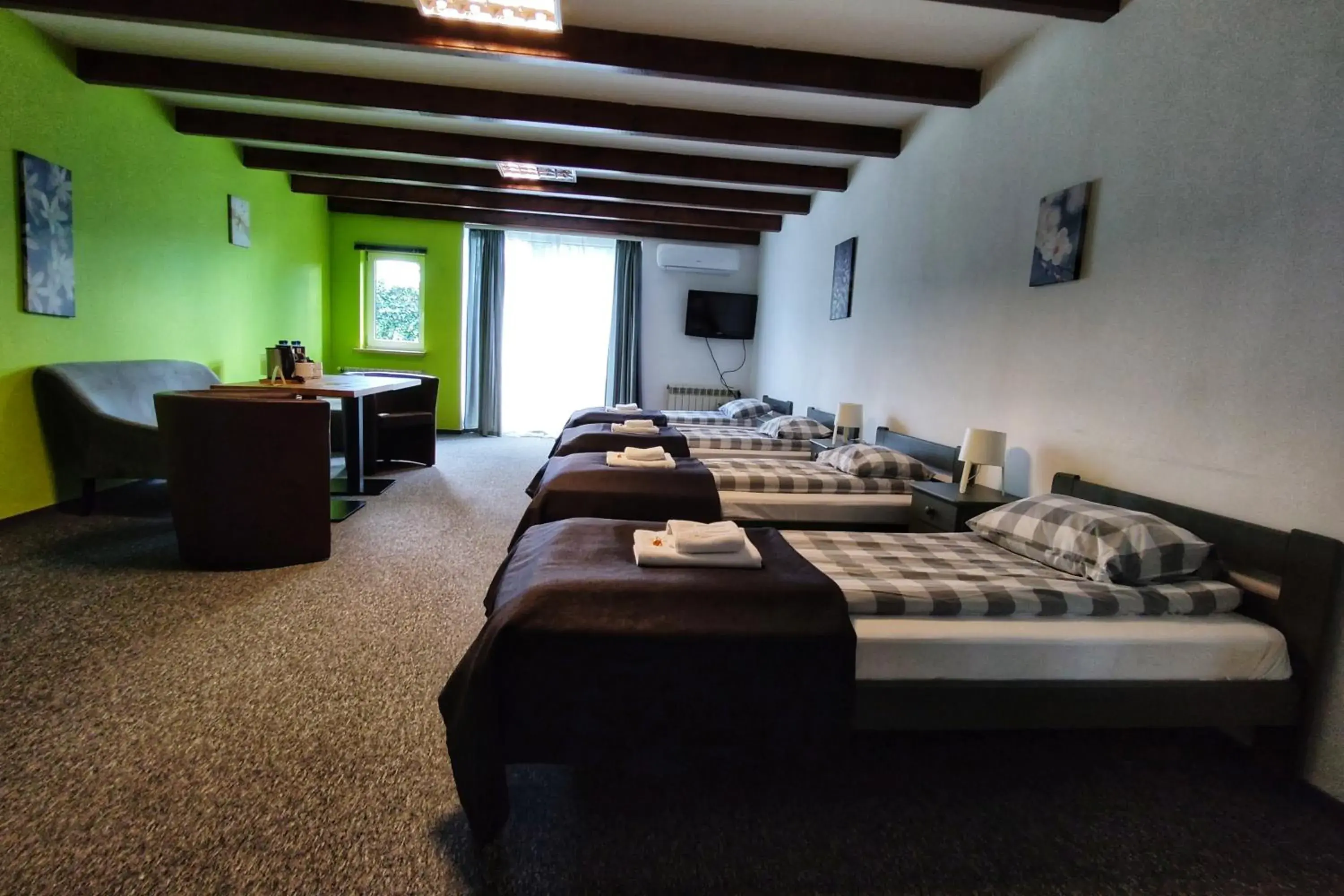 Quadruple Room in RJ Hotel Quadruple Room in RJ Hotel