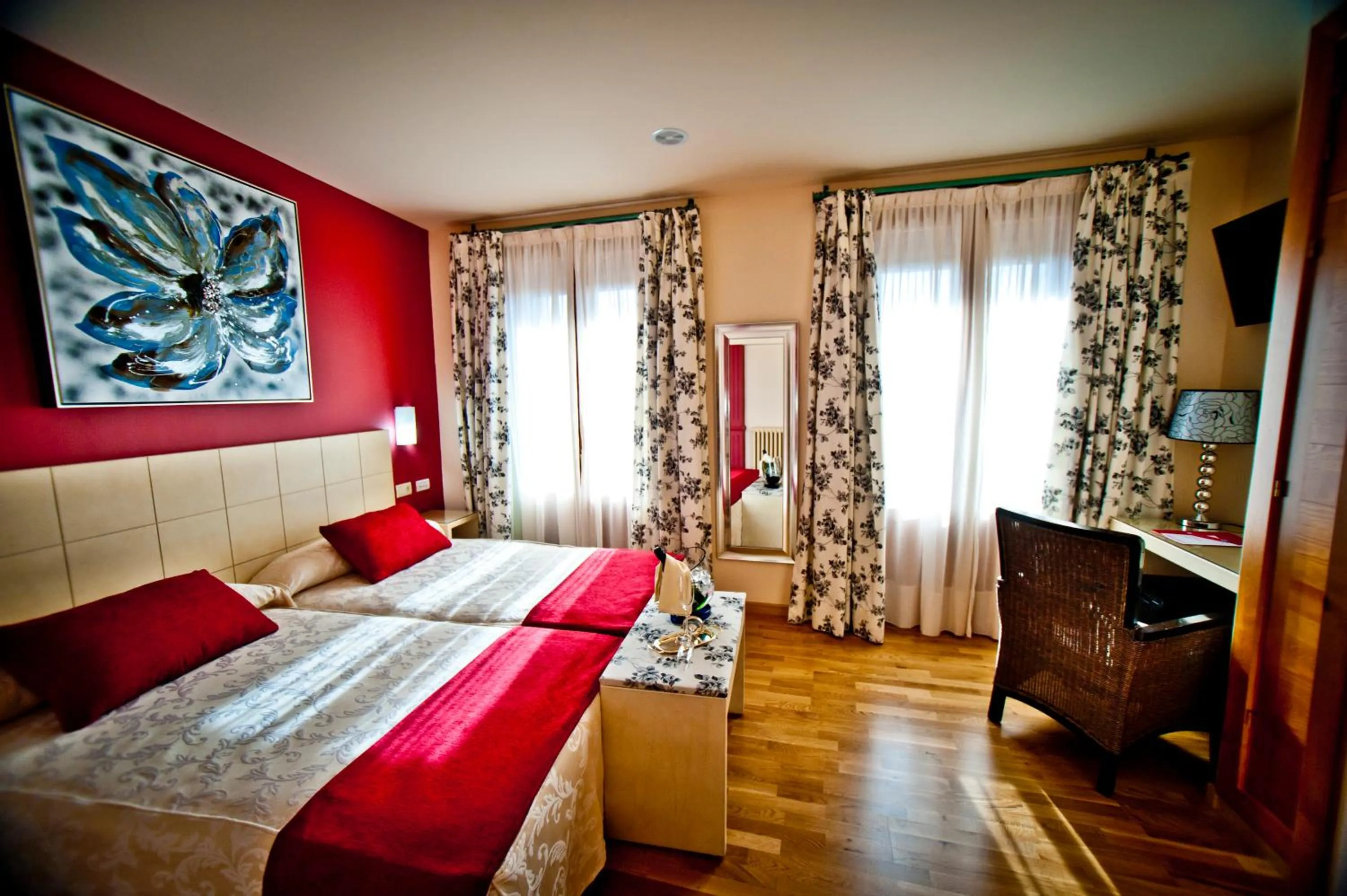 Photo of the whole room, Bed in Hotel Condes de Castilla