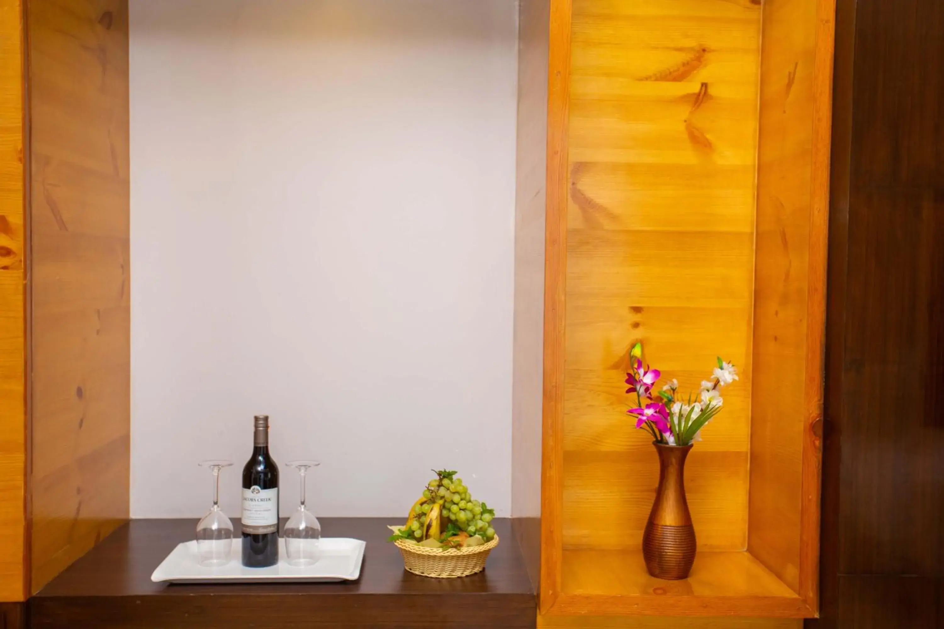 Food and drinks in Hotel Lake Paradise Food and drinks in Hotel Lake Paradise