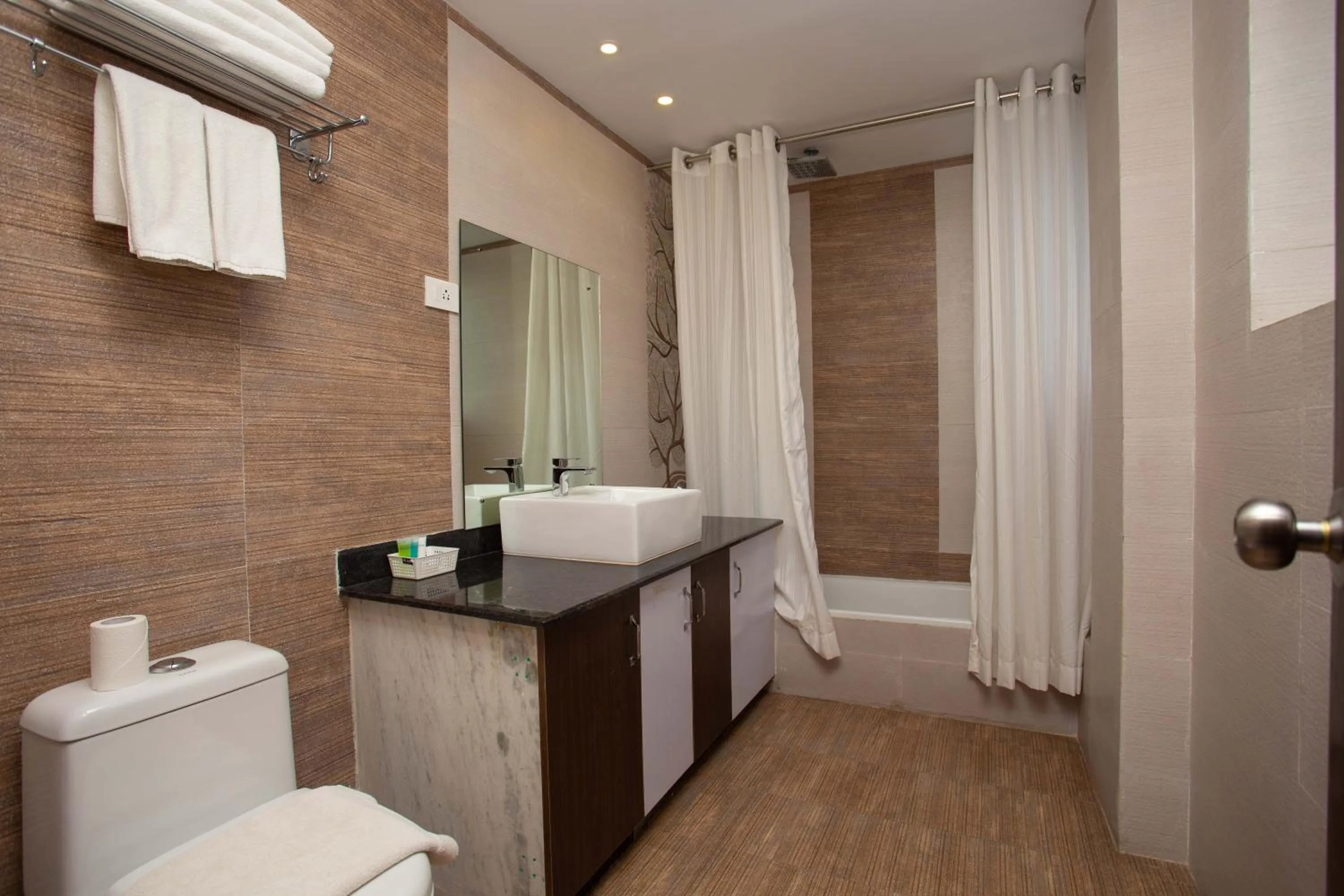 Bathroom in Hotel Lake Paradise