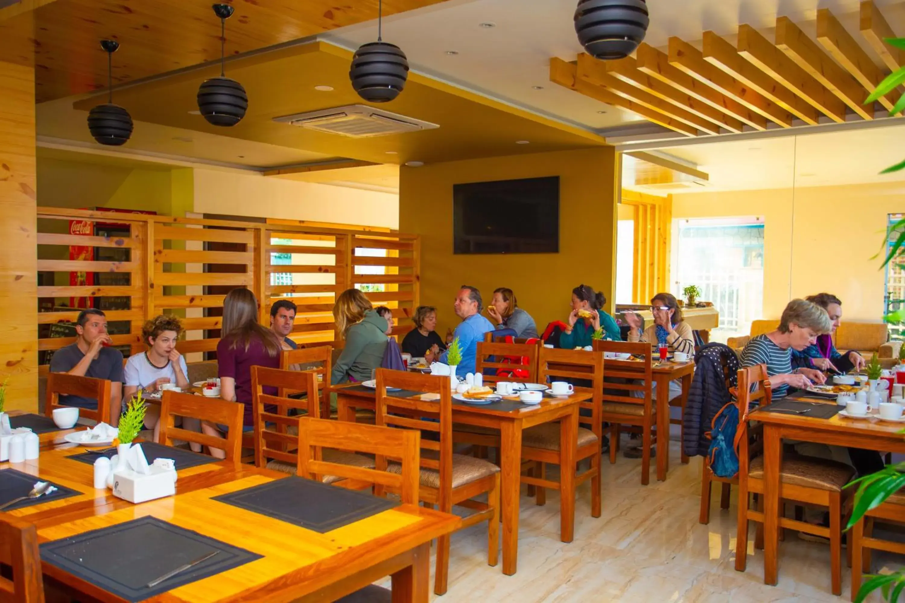 Food in Hotel Lake Paradise Food in Hotel Lake Paradise