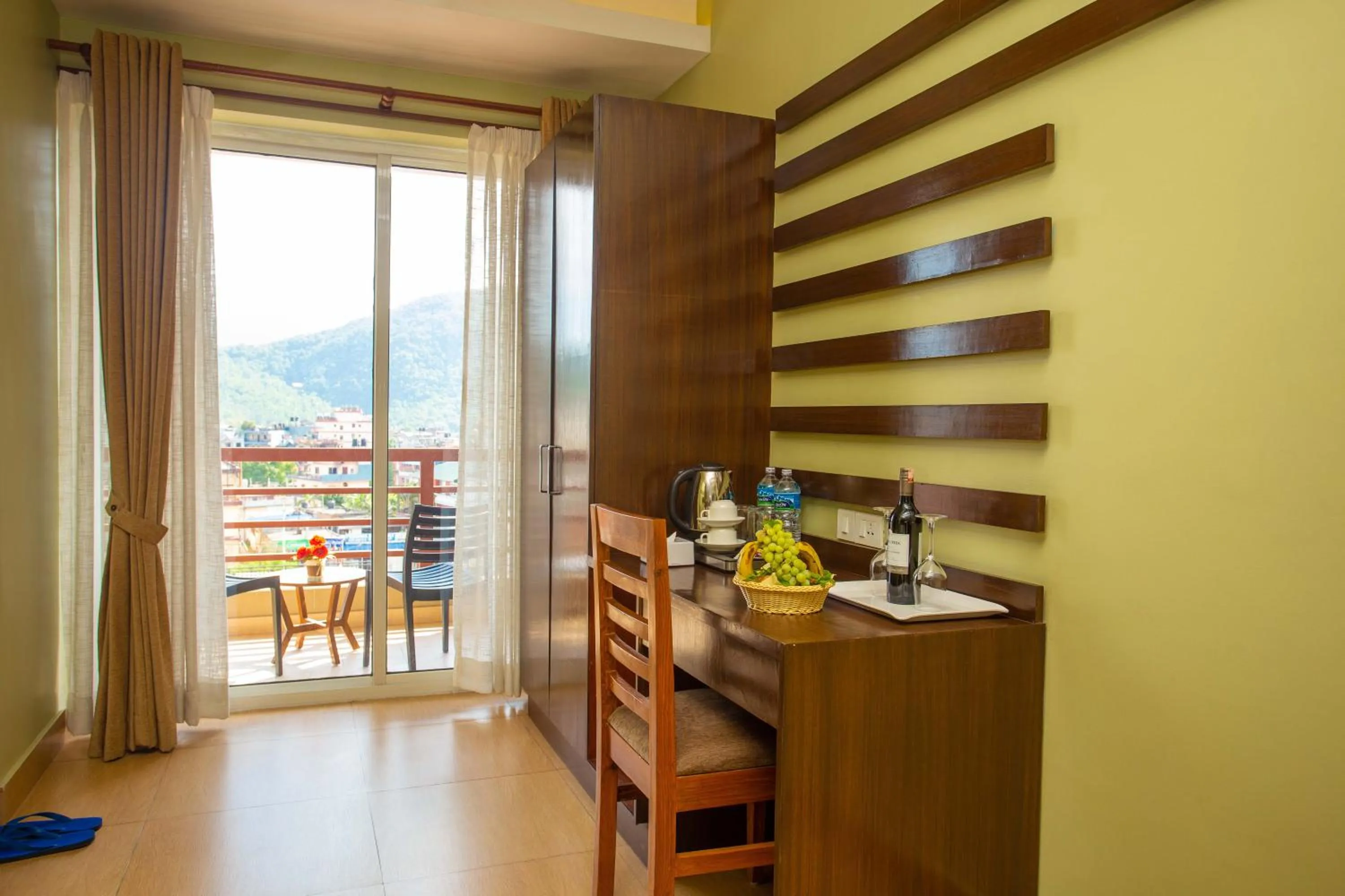 Dining area in Hotel Lake Paradise