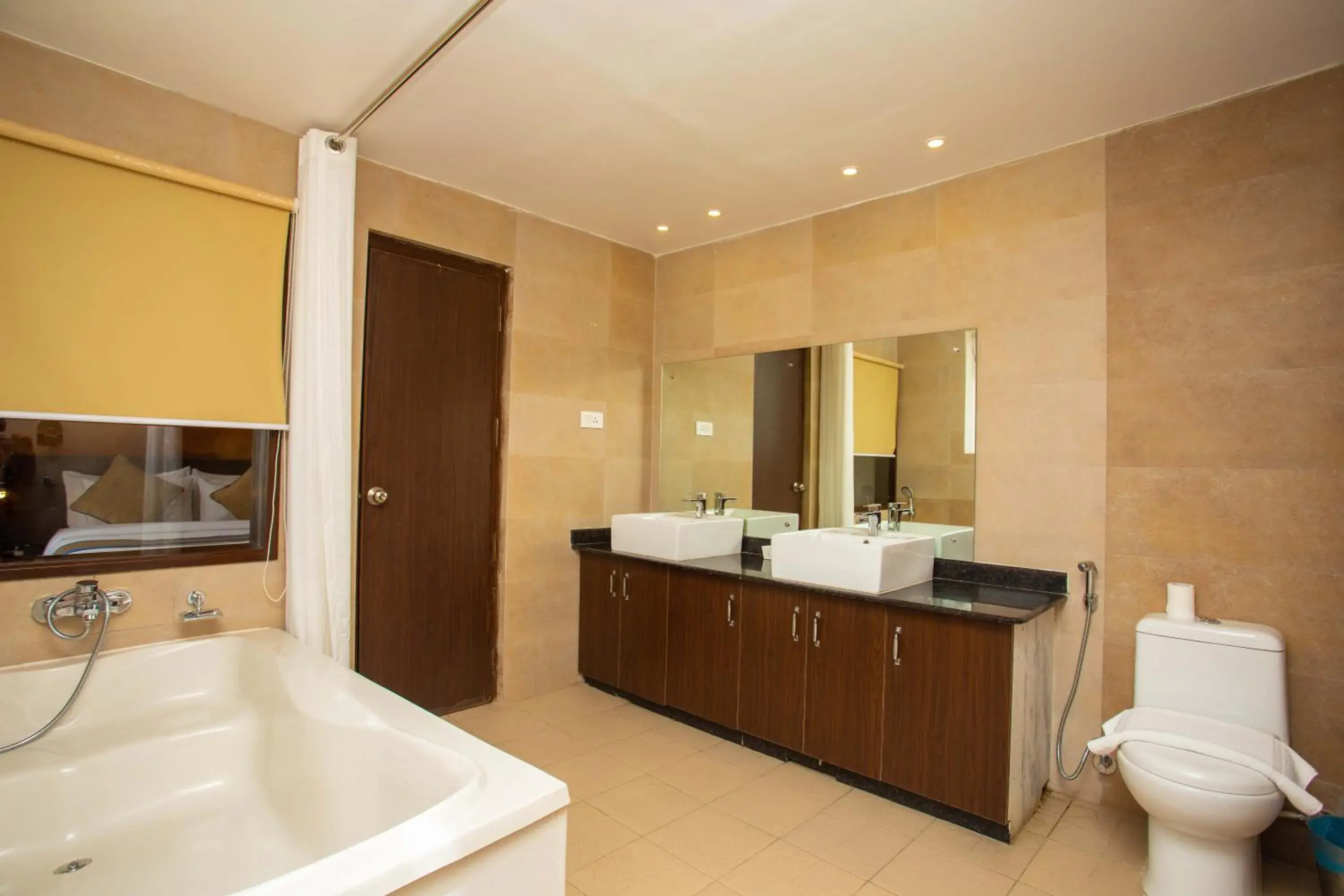 Bathroom in Hotel Lake Paradise Bathroom in Hotel Lake Paradise