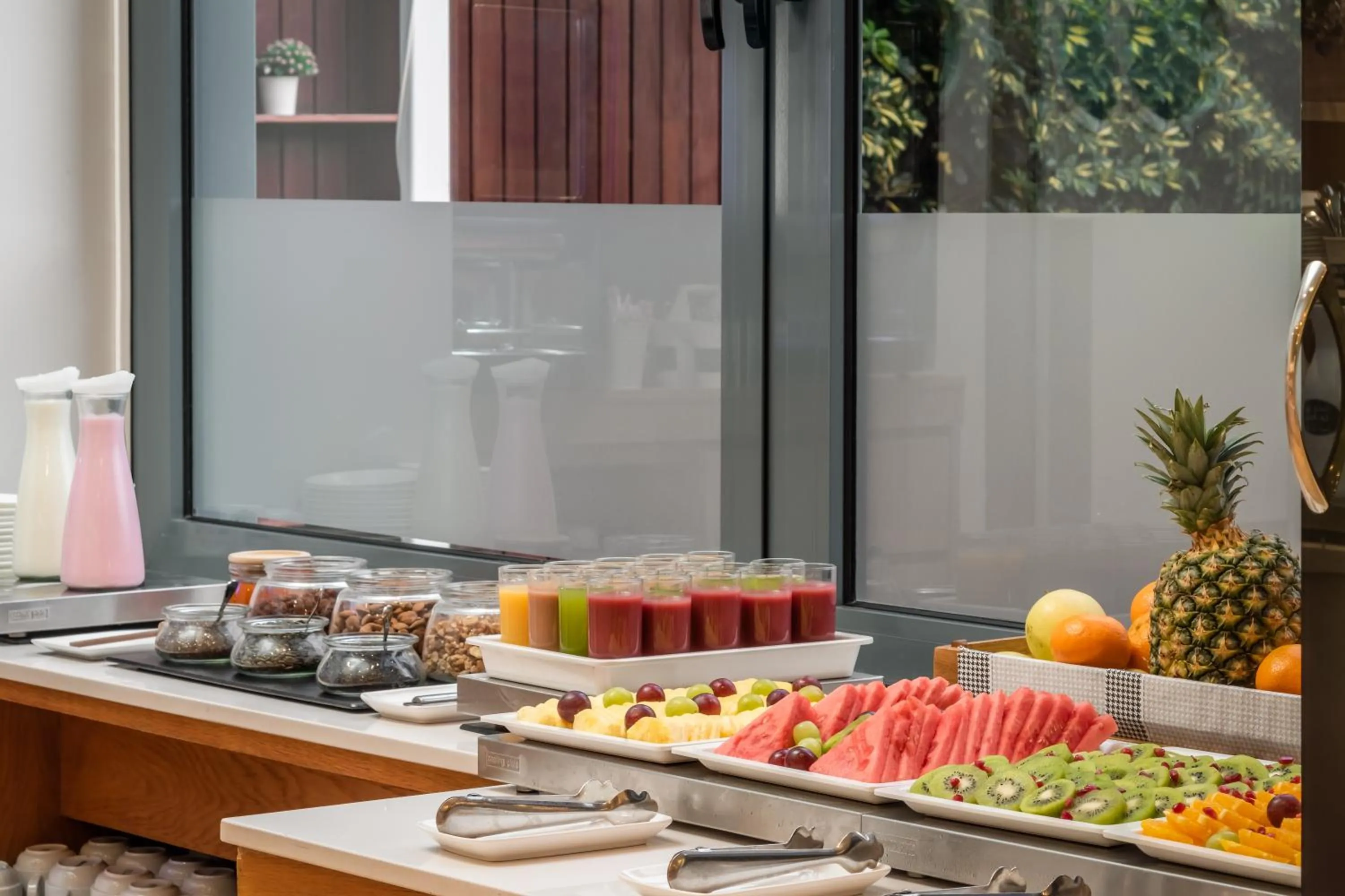 Buffet breakfast in Hotel Medium Sitges Park