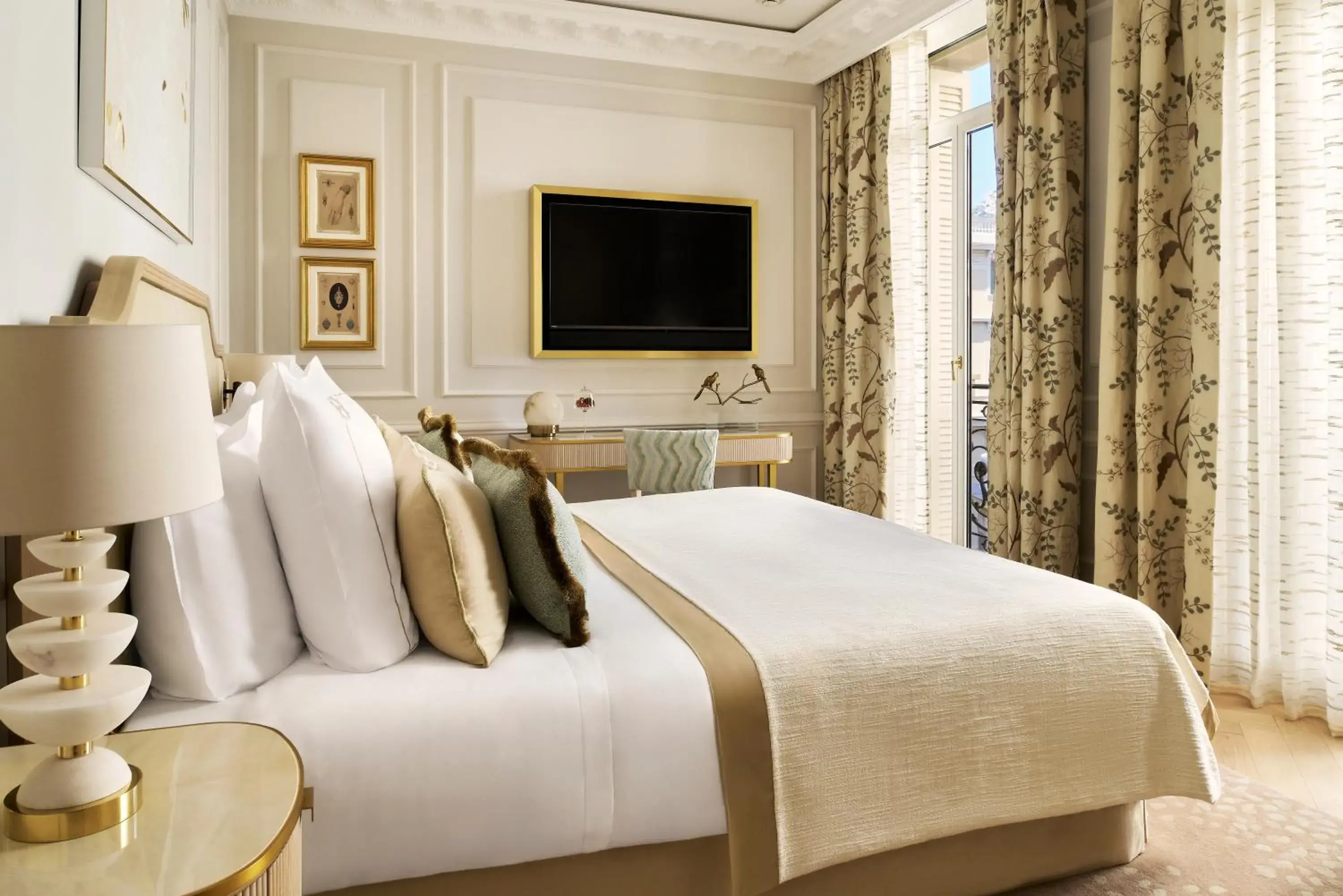 Photo of the whole room, Bed in Hôtel Hermitage Monte-Carlo Photo of the whole room, Bed in Hôtel Hermitage Monte-Carlo