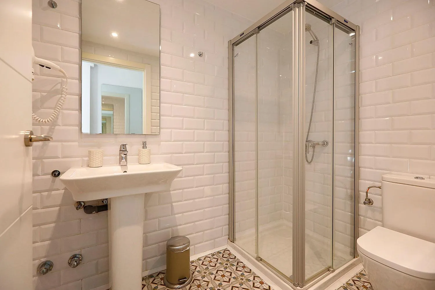 Shower in Pensión Balerdi