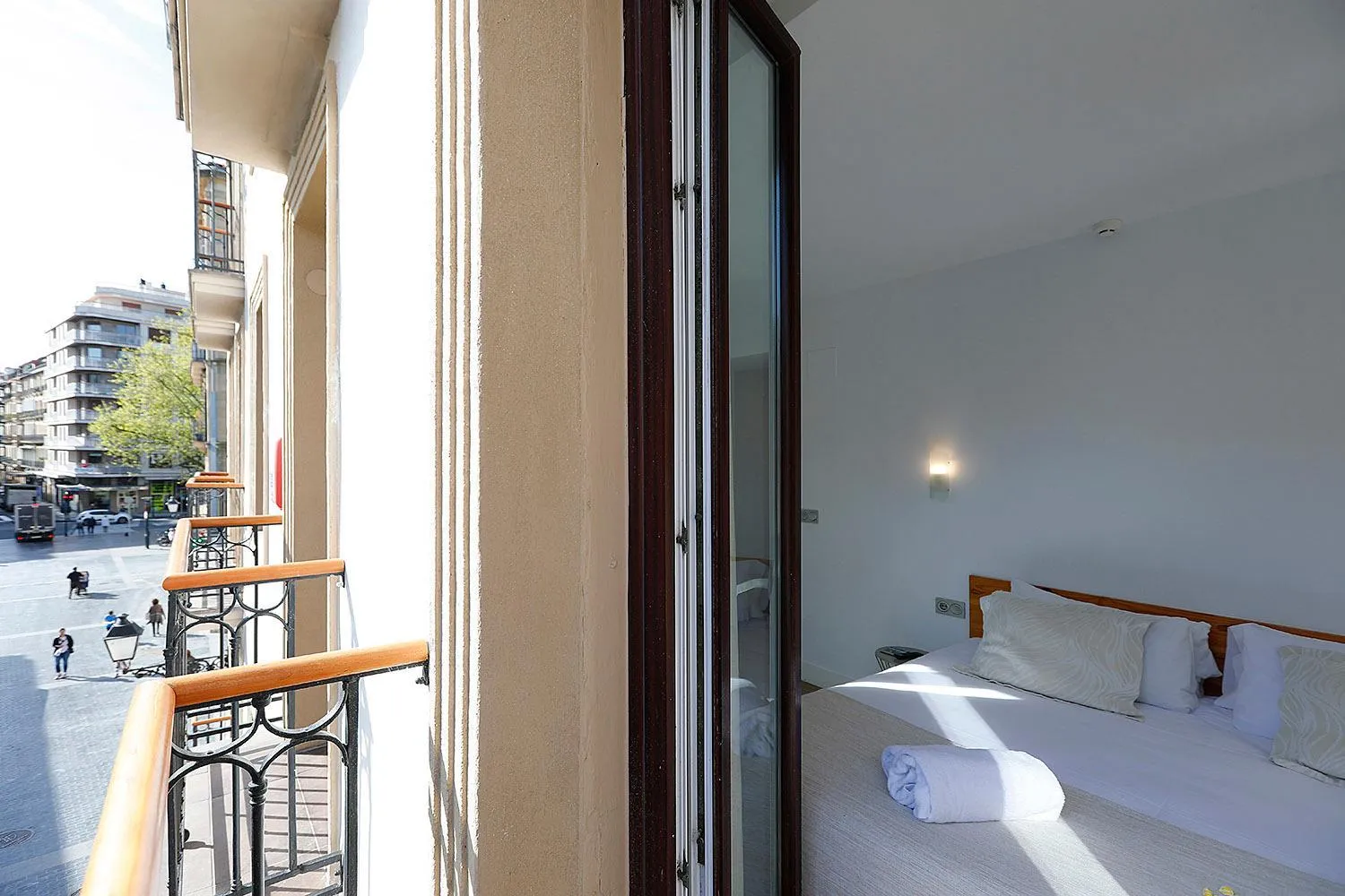 Balcony/Terrace, Bed in Pensión Balerdi