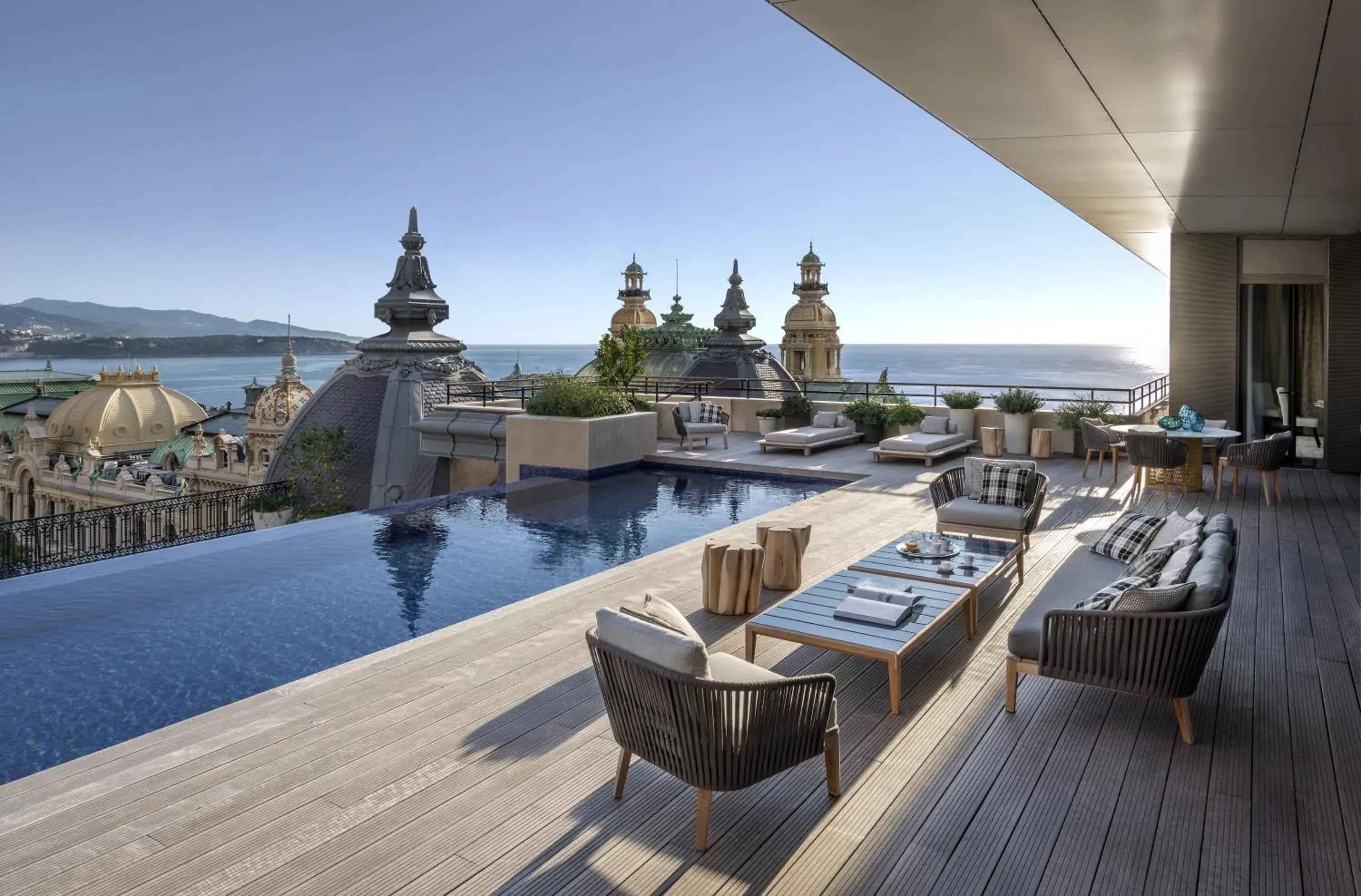 Swimming pool in Hôtel de Paris Monte-Carlo Swimming pool in Hôtel de Paris Monte-Carlo