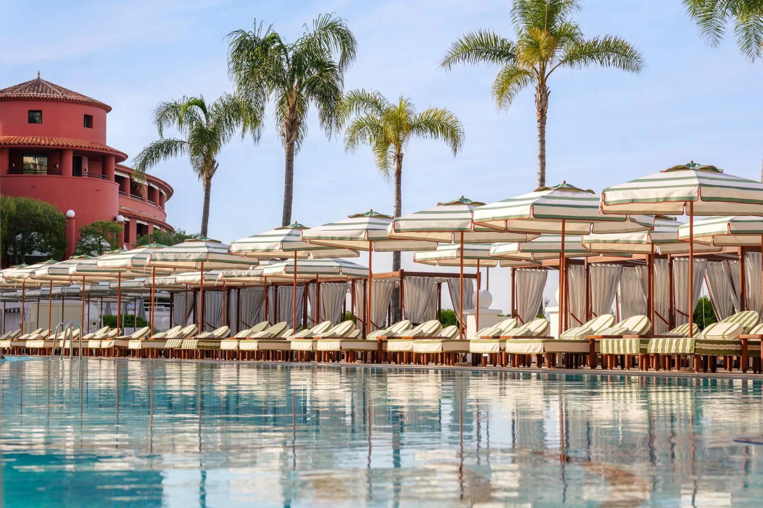 Swimming pool in Hôtel de Paris Monte-Carlo