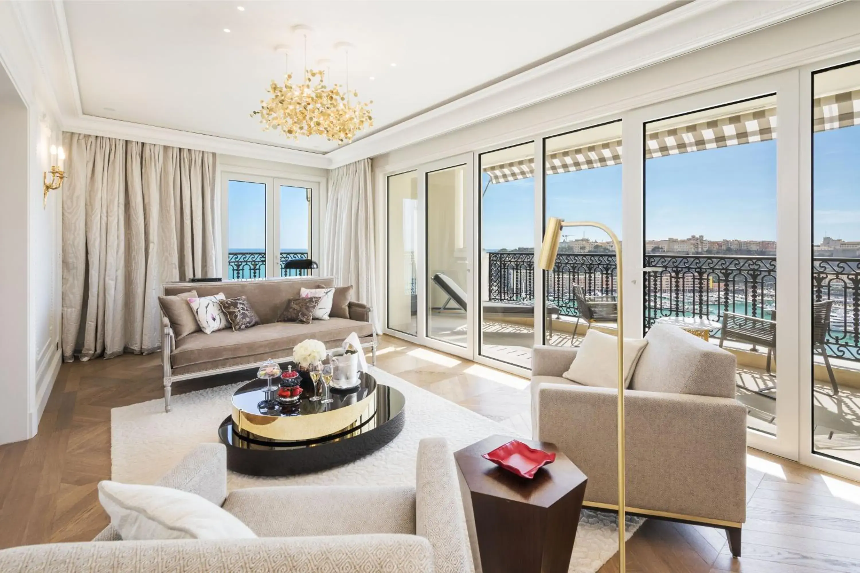 Bedroom in Hôtel de Paris Monte-Carlo Bedroom in Hôtel de Paris Monte-Carlo