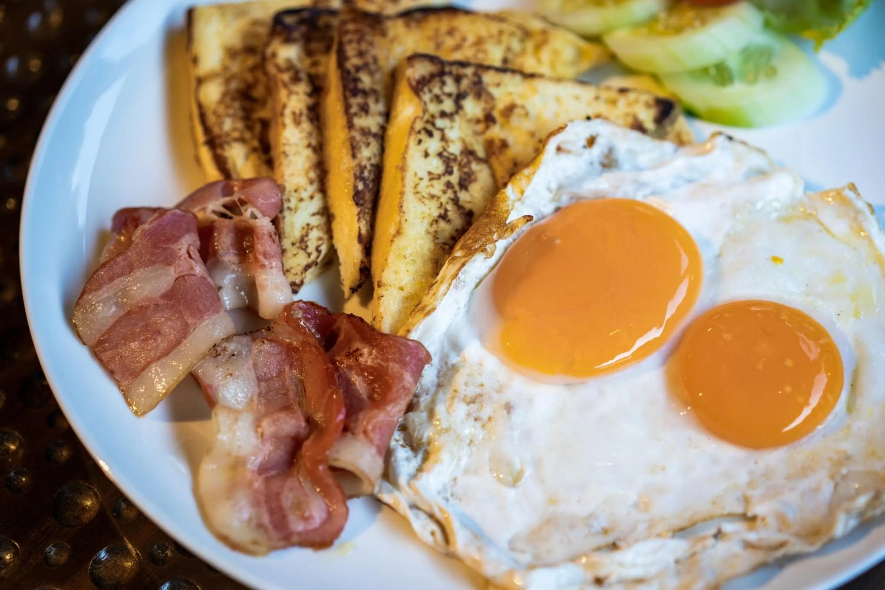 American breakfast in Radiance Sunset Villas Lembongan