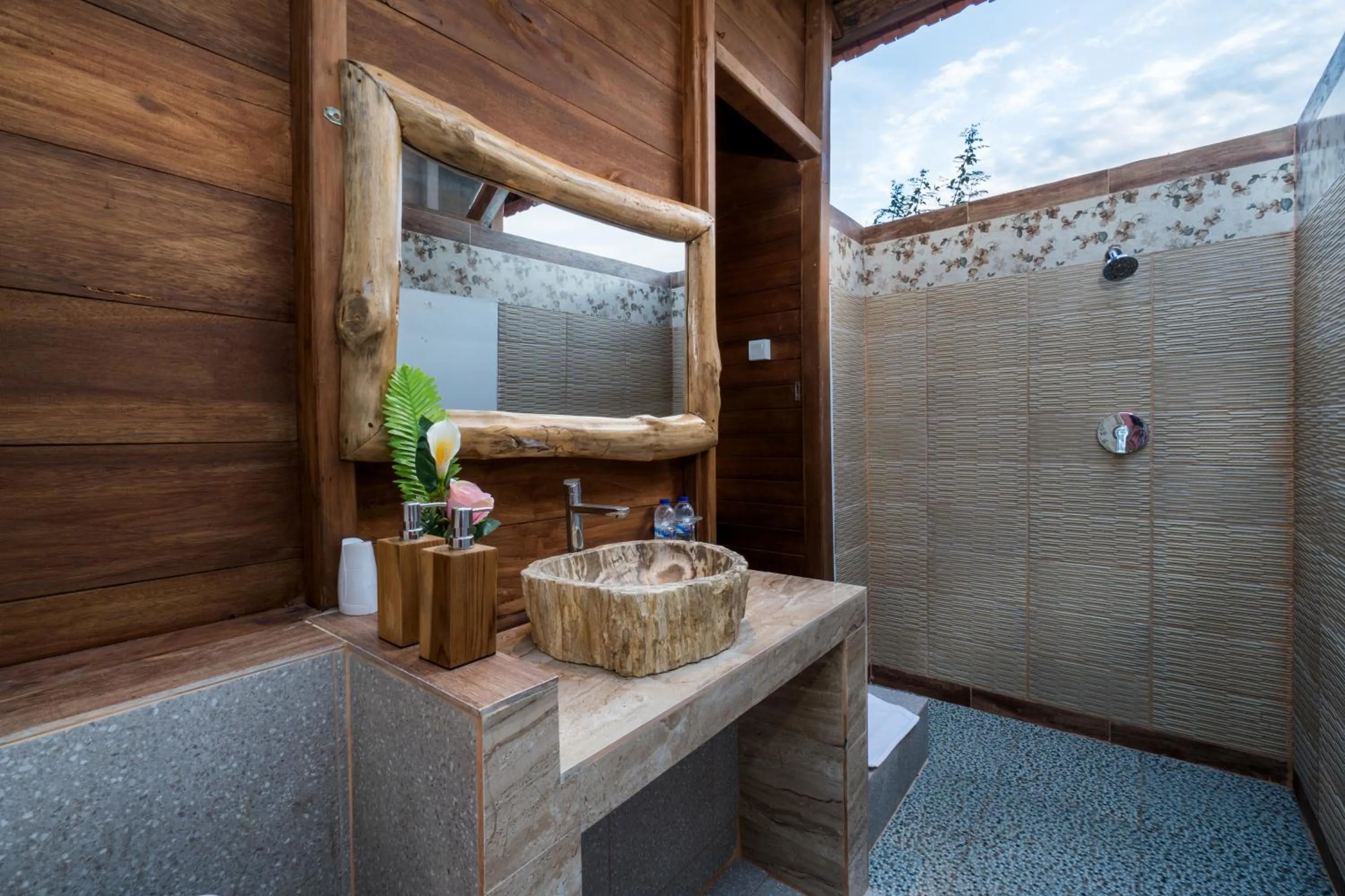 Bathroom in Radiance Sunset Villas Lembongan