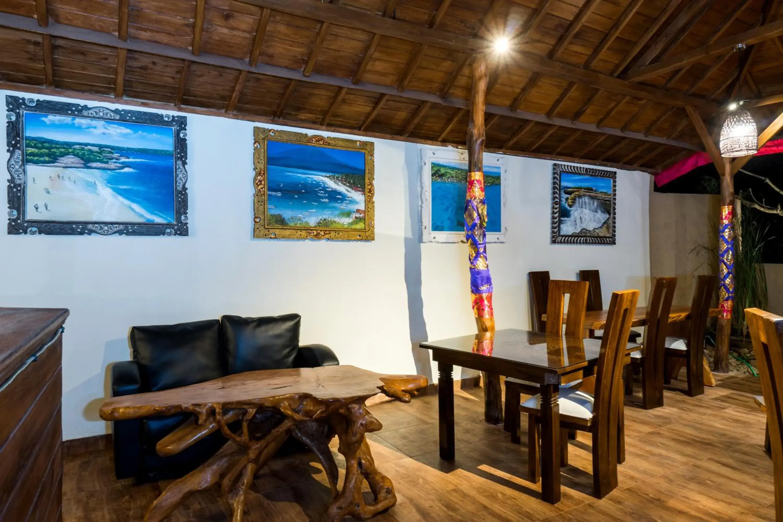 Restaurant/places to eat in Radiance Sunset Villas Lembongan Restaurant/places to eat in Radiance Sunset Villas Lembongan