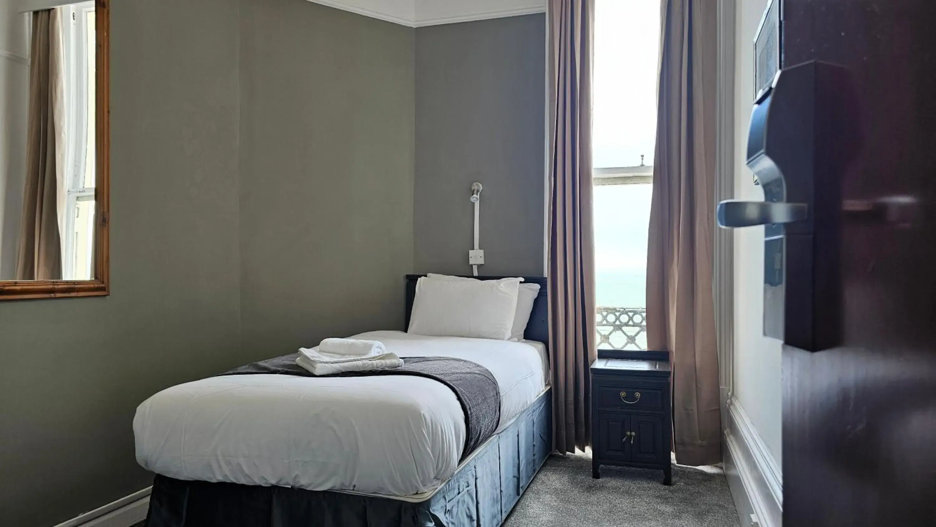 TV and multimedia, Bed in The Strand Hotel TV and multimedia, Bed in The Strand Hotel