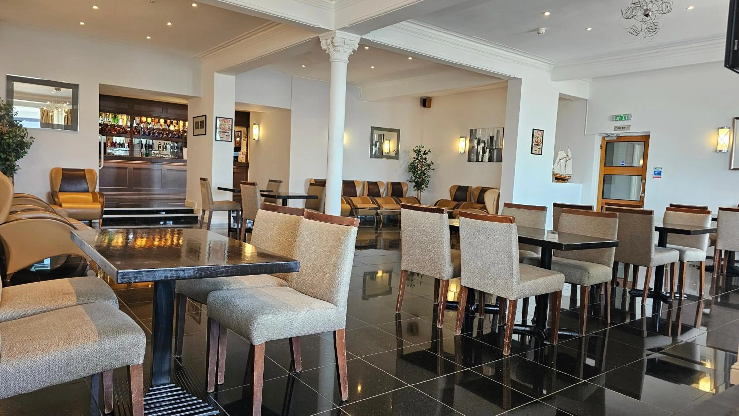 Restaurant/places to eat in The Strand Hotel