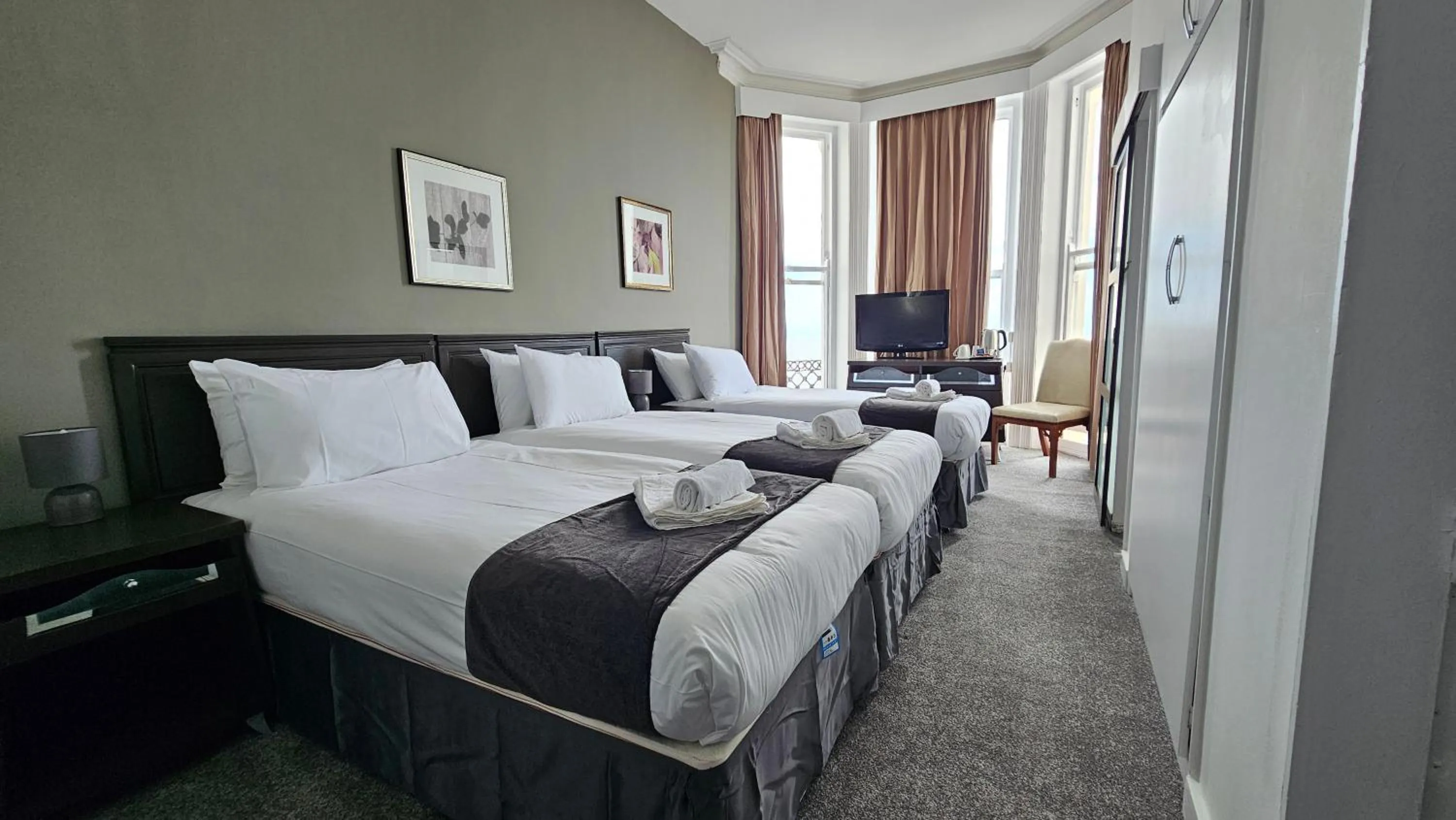 Bed in The Strand Hotel