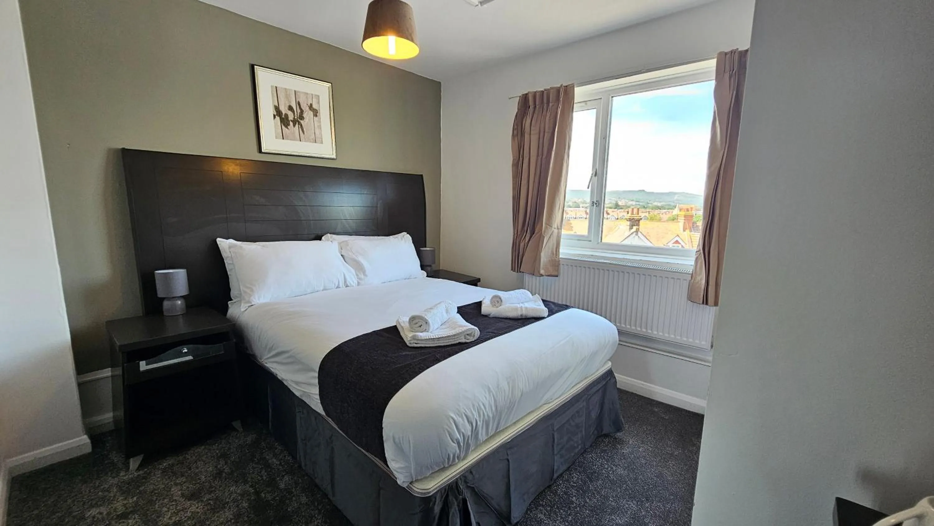 Bedroom, Bed in The Strand Hotel