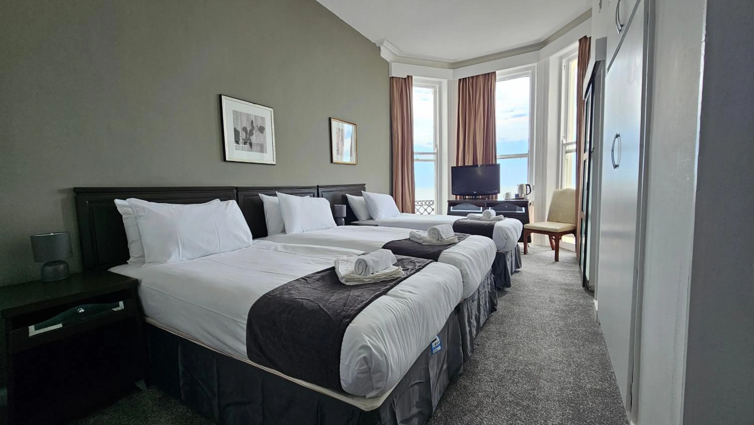 Bedroom, Bed in The Strand Hotel