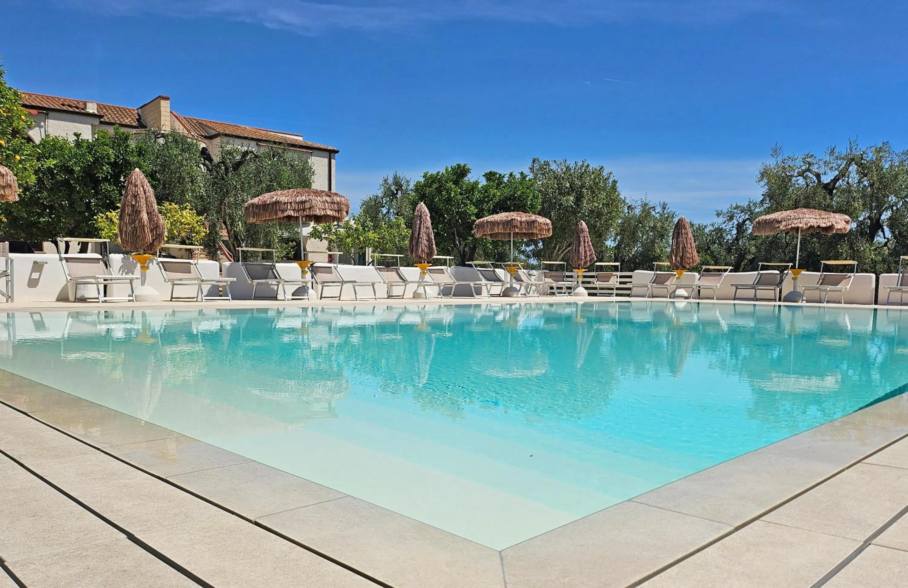 Property building in Hotel Residence Torre Del Porto