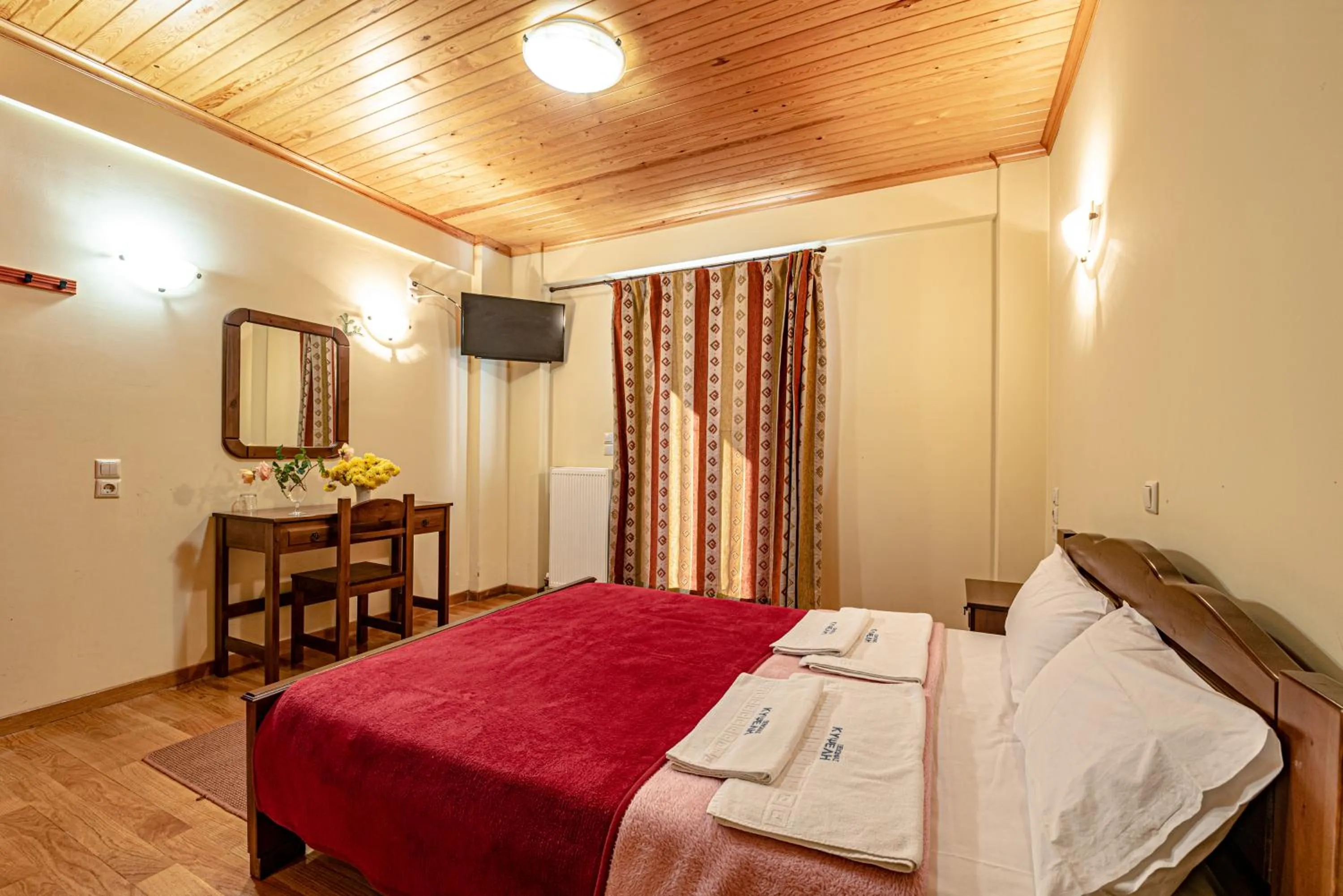 Bed in Xenonas Kypseli