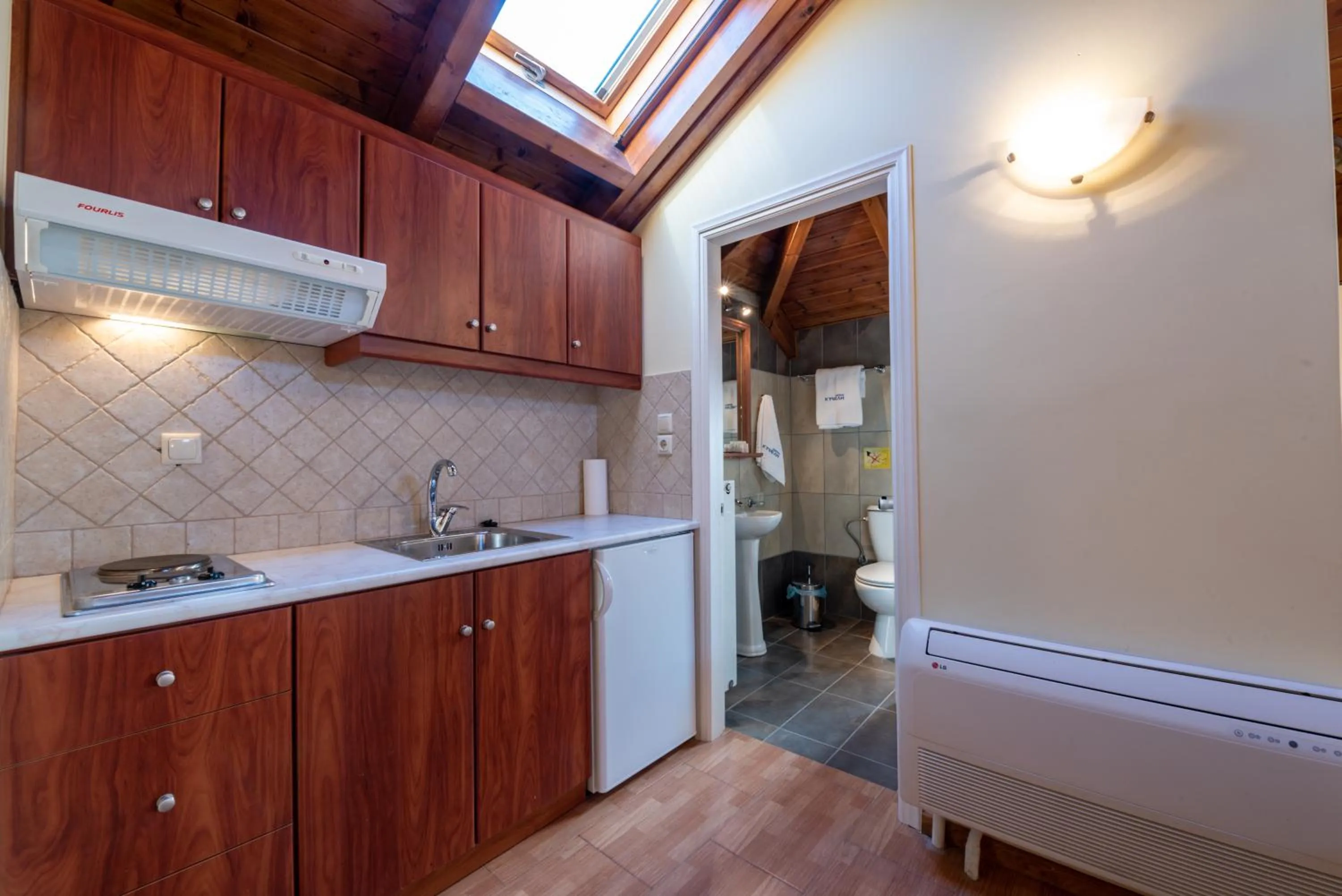 Kitchen or kitchenette in Xenonas Kypseli