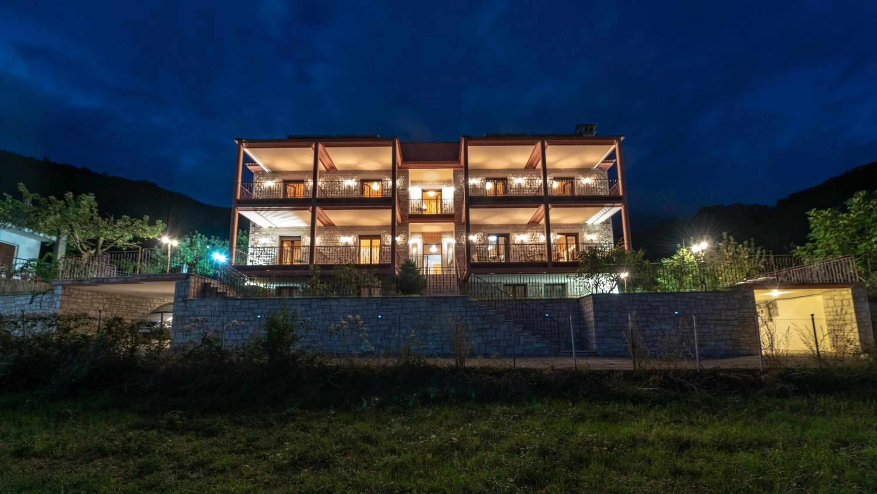 Property building in Xenonas Kypseli