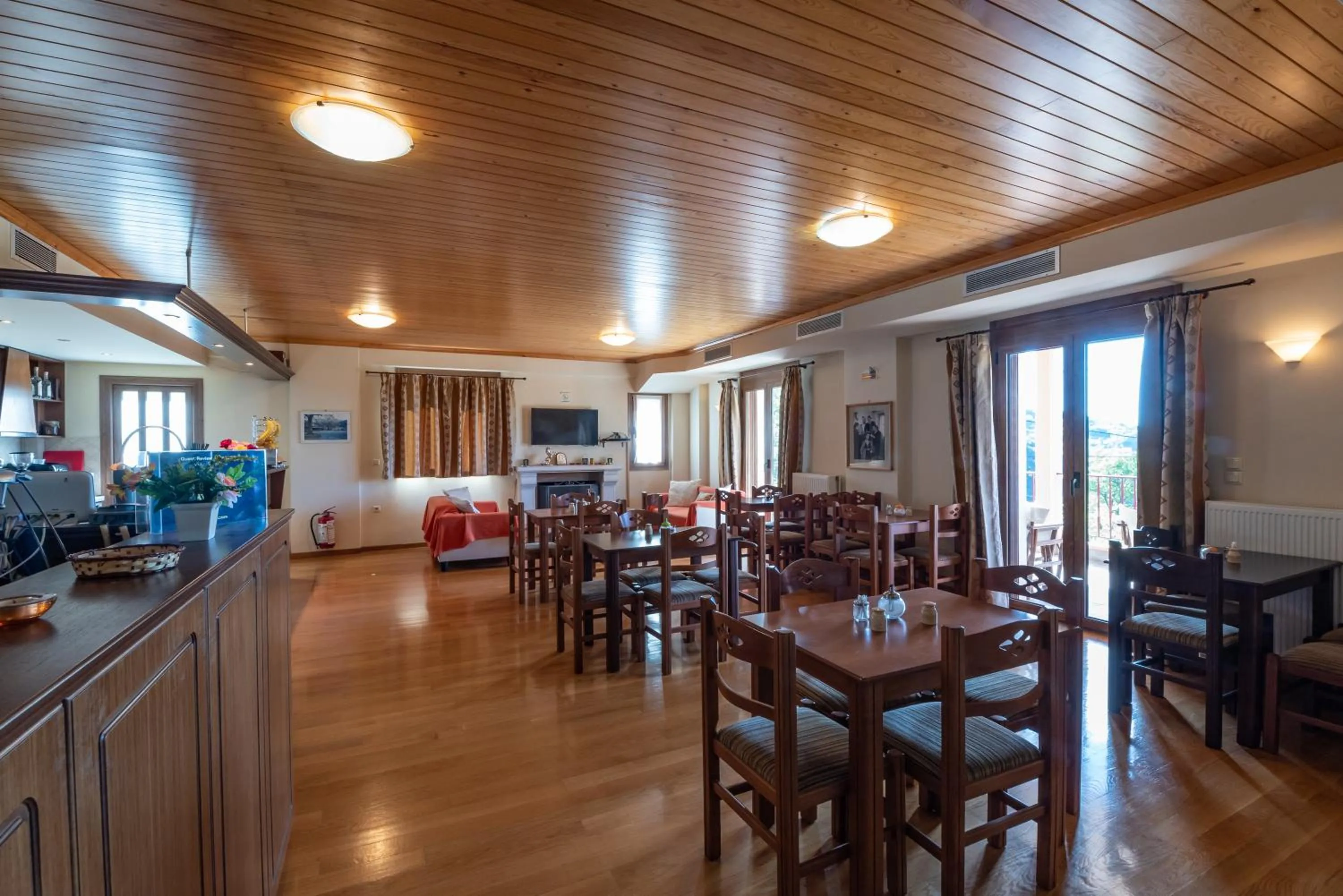 Restaurant/places to eat in Xenonas Kypseli