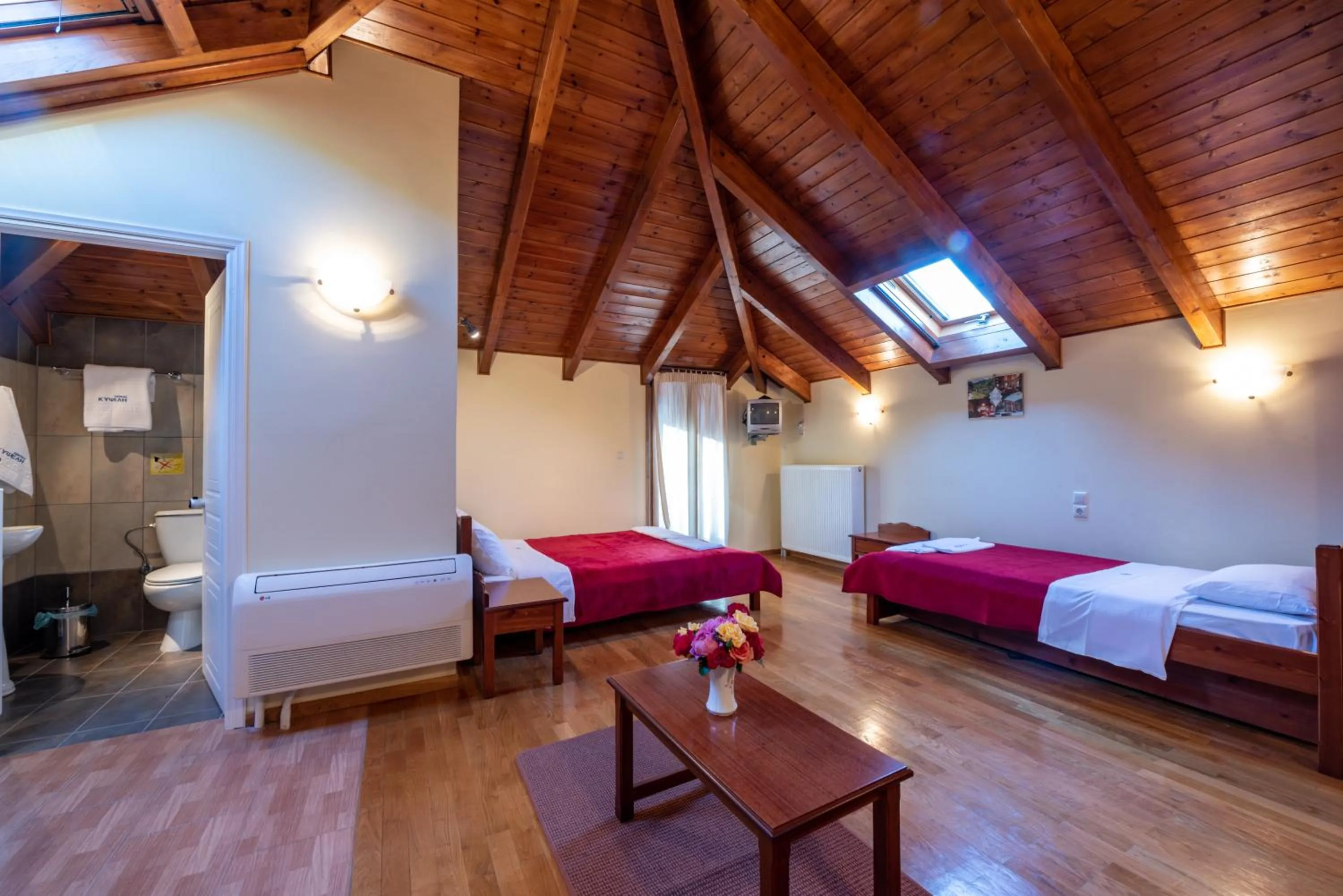 Bed in Xenonas Kypseli