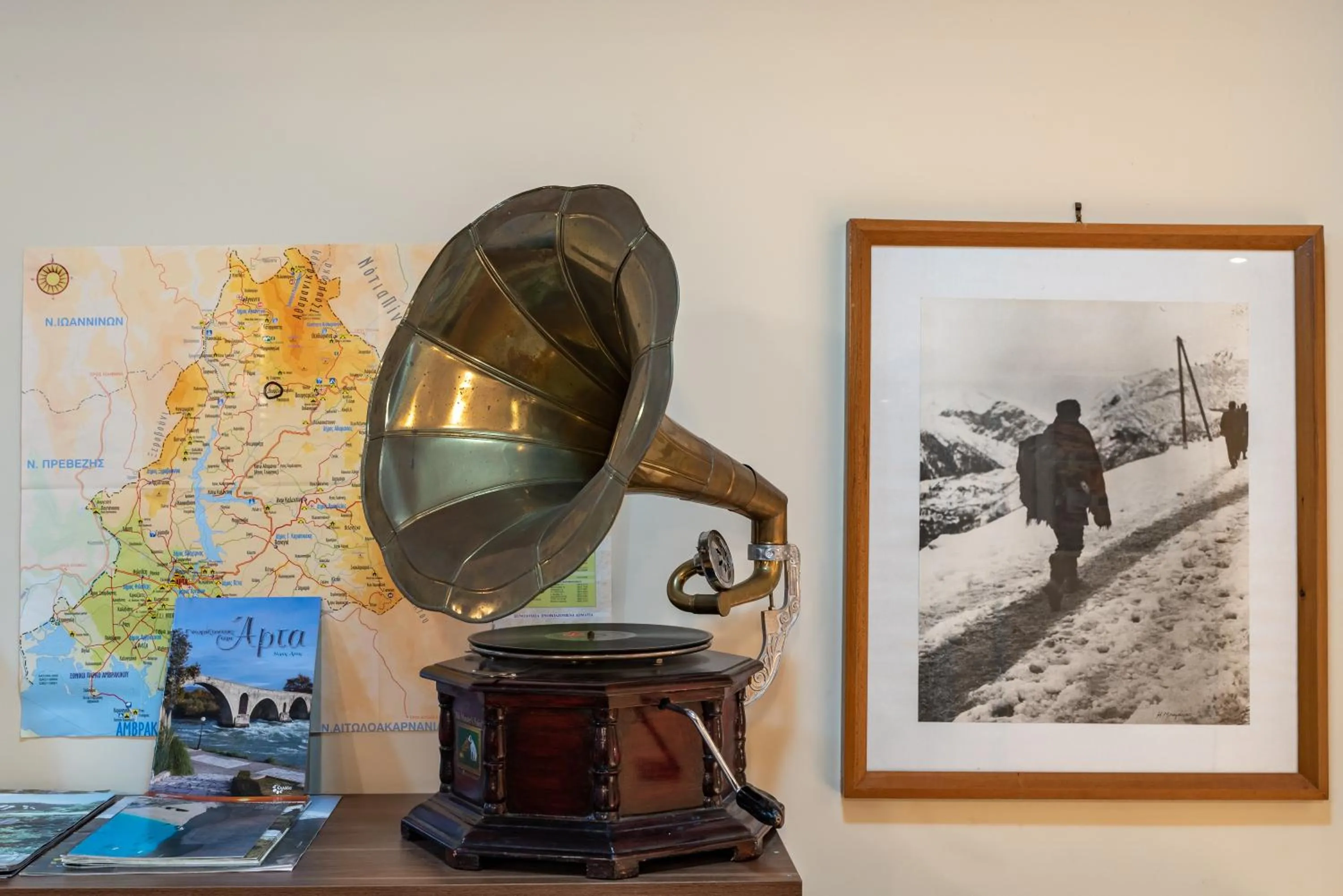 Lounge or bar in Xenonas Kypseli