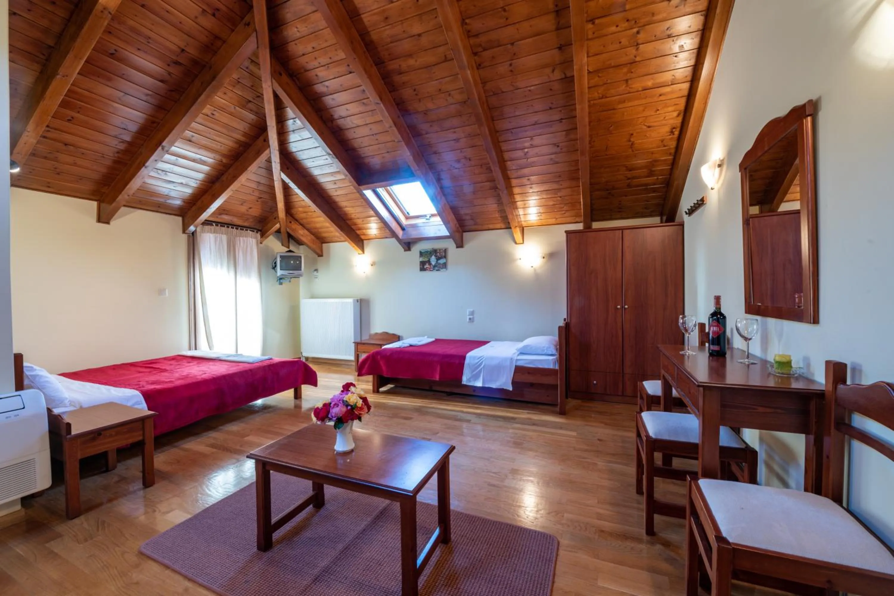 Bed in Xenonas Kypseli