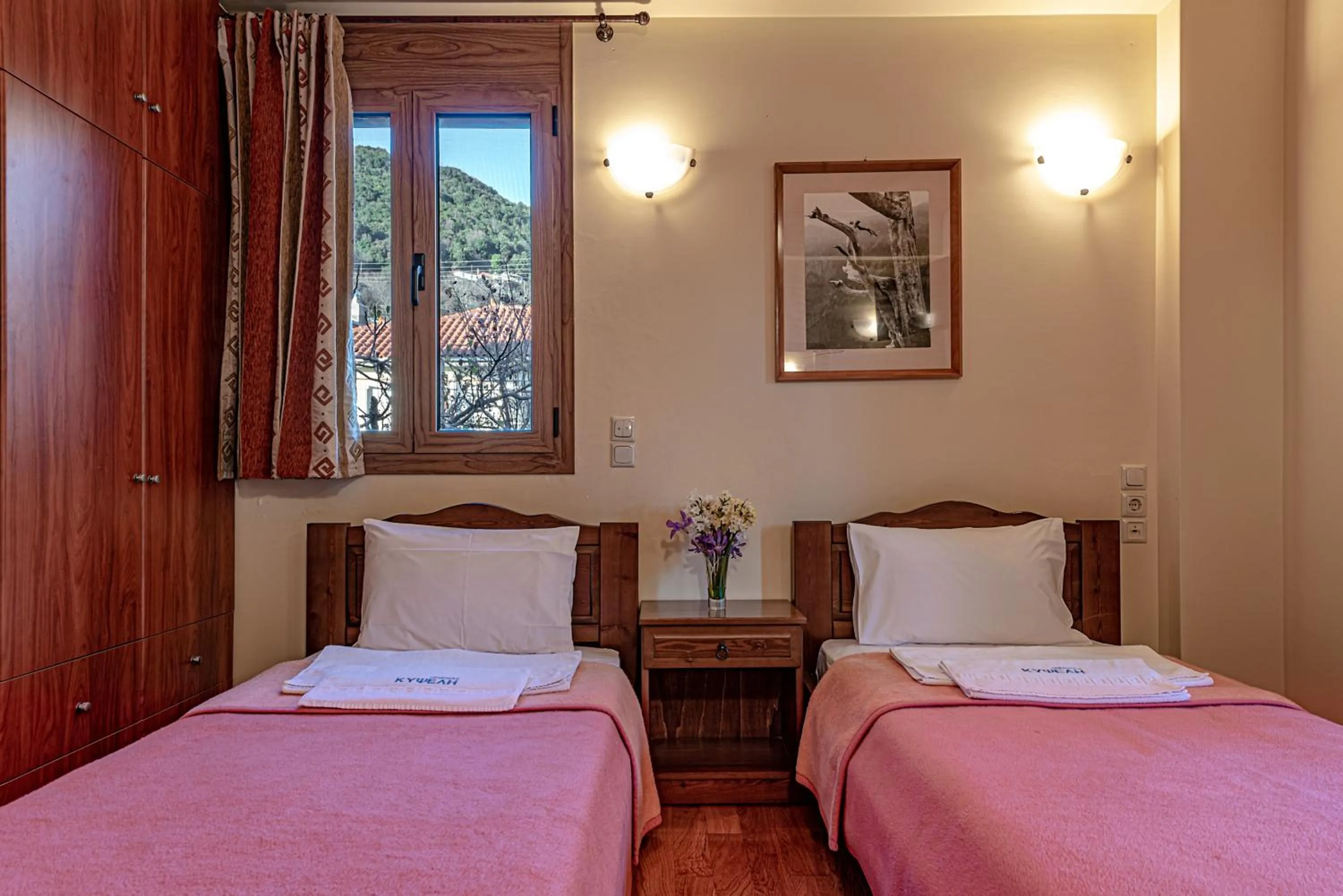 Bedroom, Bed in Xenonas Kypseli