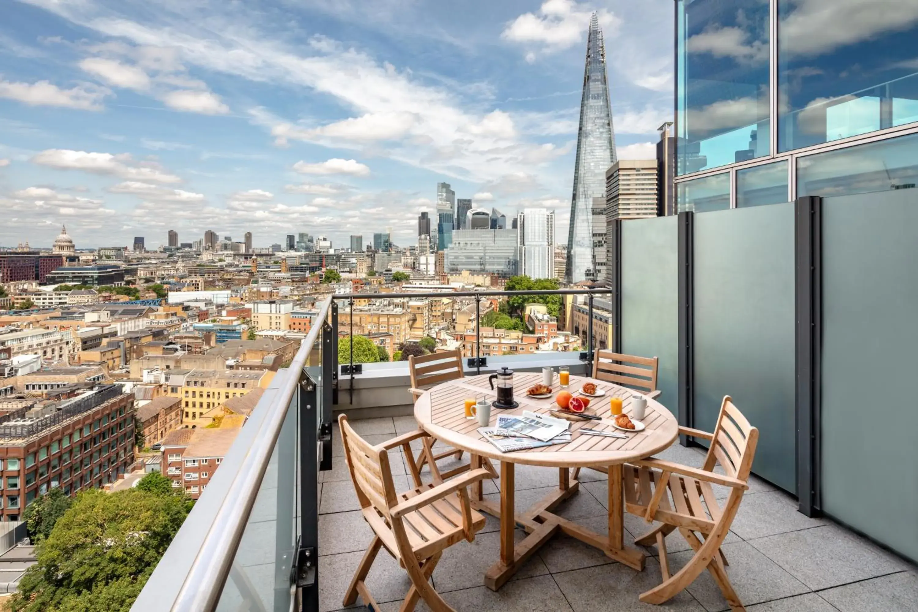 View (from property/room) in Marlin Apartments London Bridge - Empire Square View (from property/room) in Marlin Apartments London Bridge - Empire Square