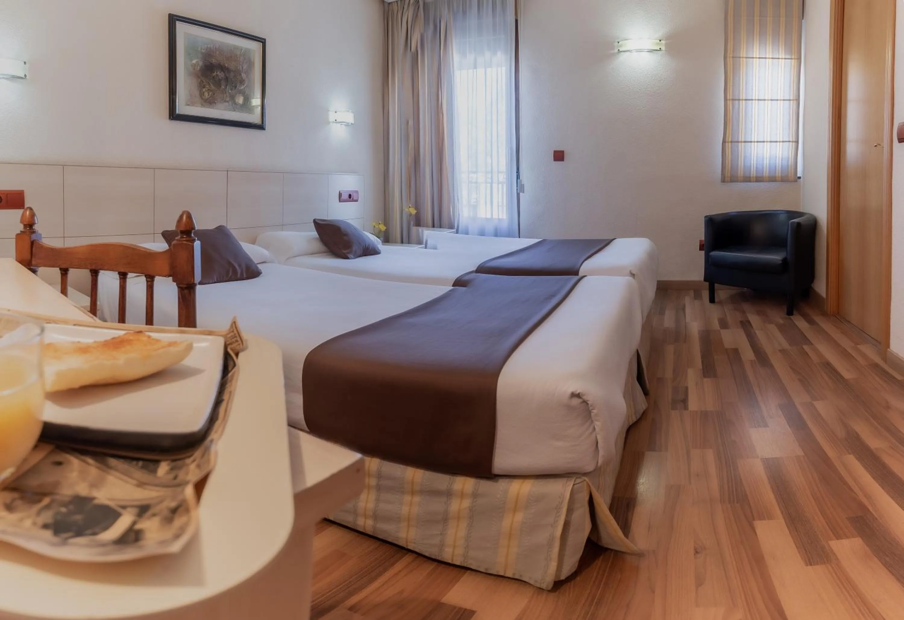 Photo of the whole room, Bed in Hostal Rural El Caño by Vivere Stays