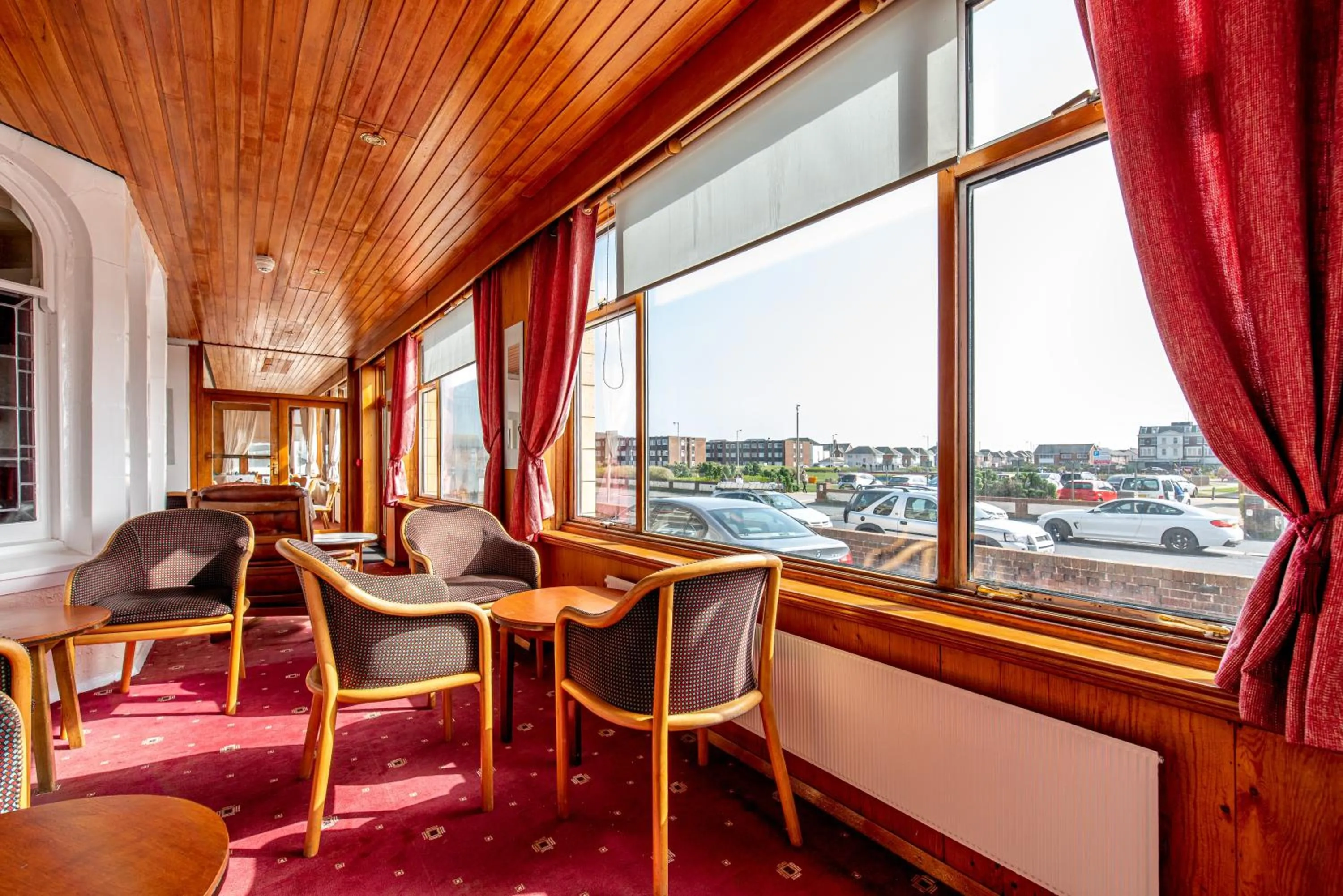 Lounge or bar in The Headlands