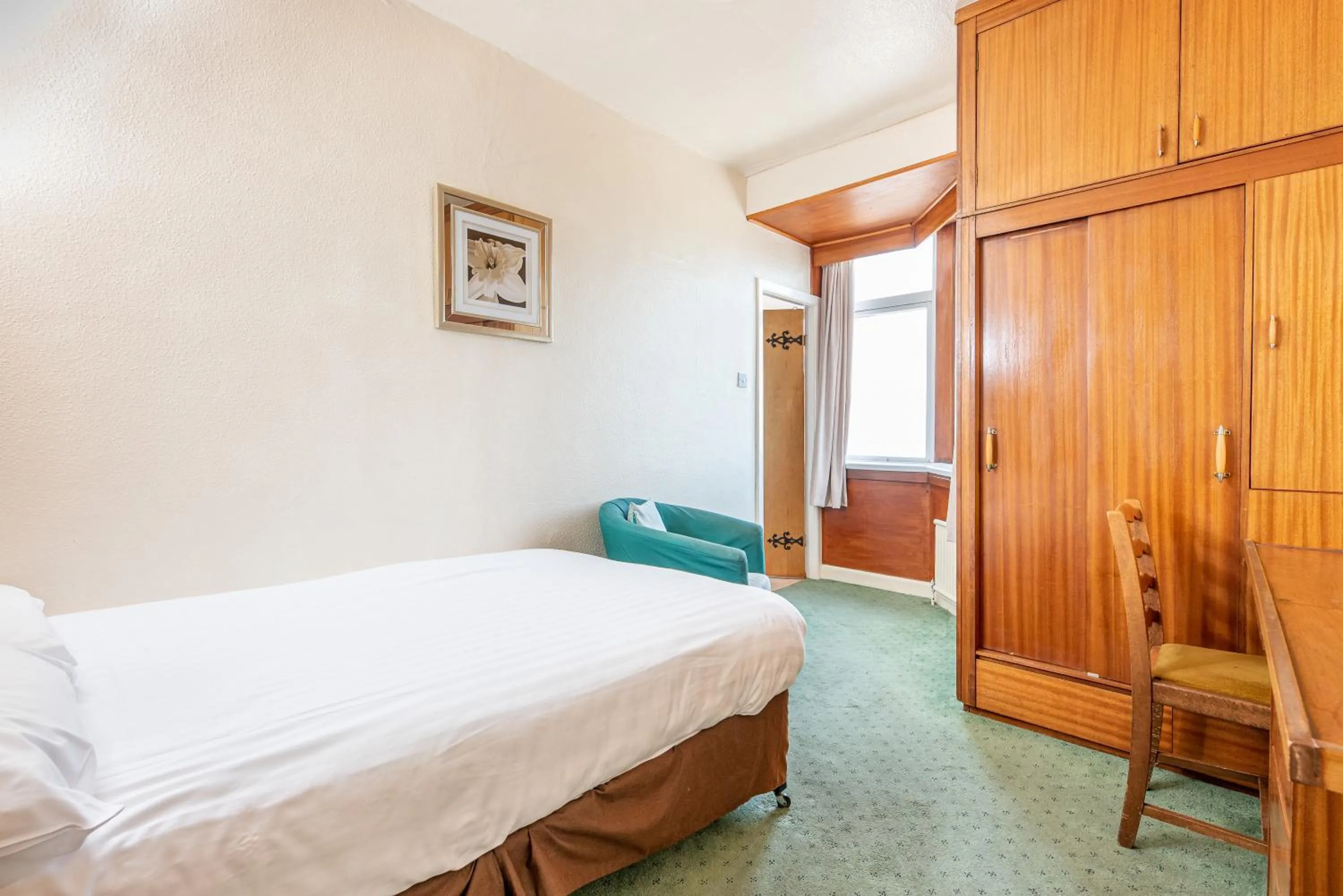 Bed in The Headlands