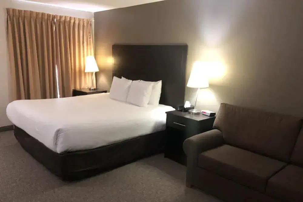 Bed in Ramada by Wyndham Lindsay Bed in Ramada by Wyndham Lindsay