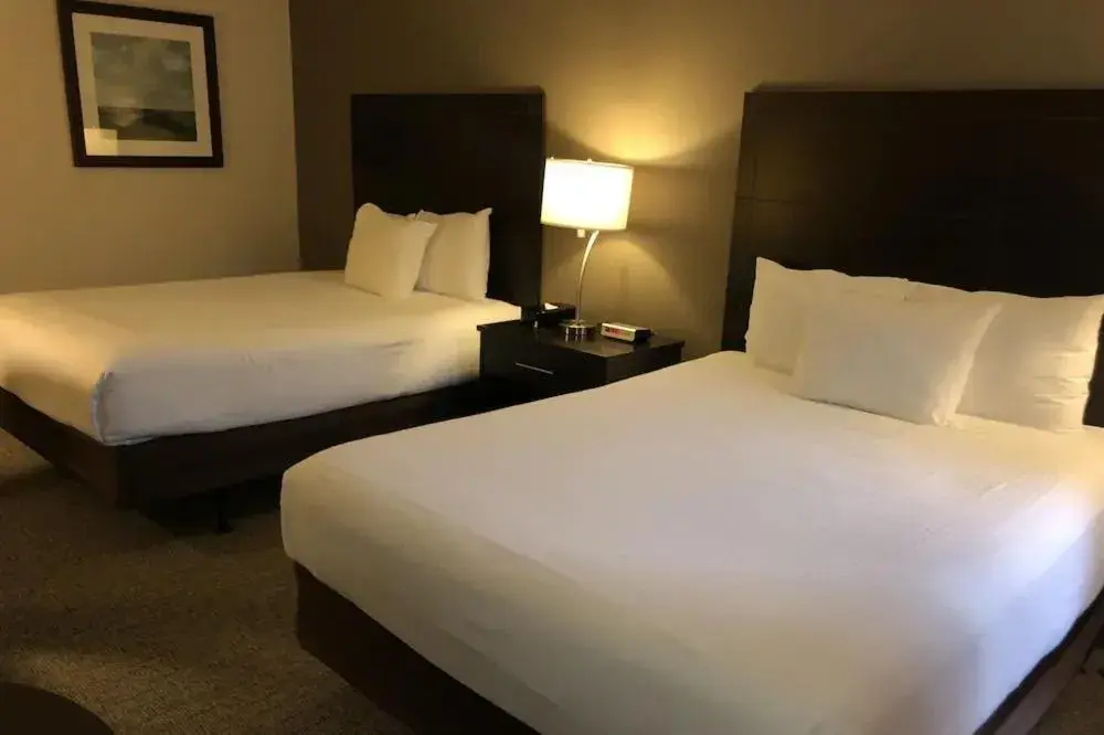 Bed in Ramada by Wyndham Lindsay Bed in Ramada by Wyndham Lindsay