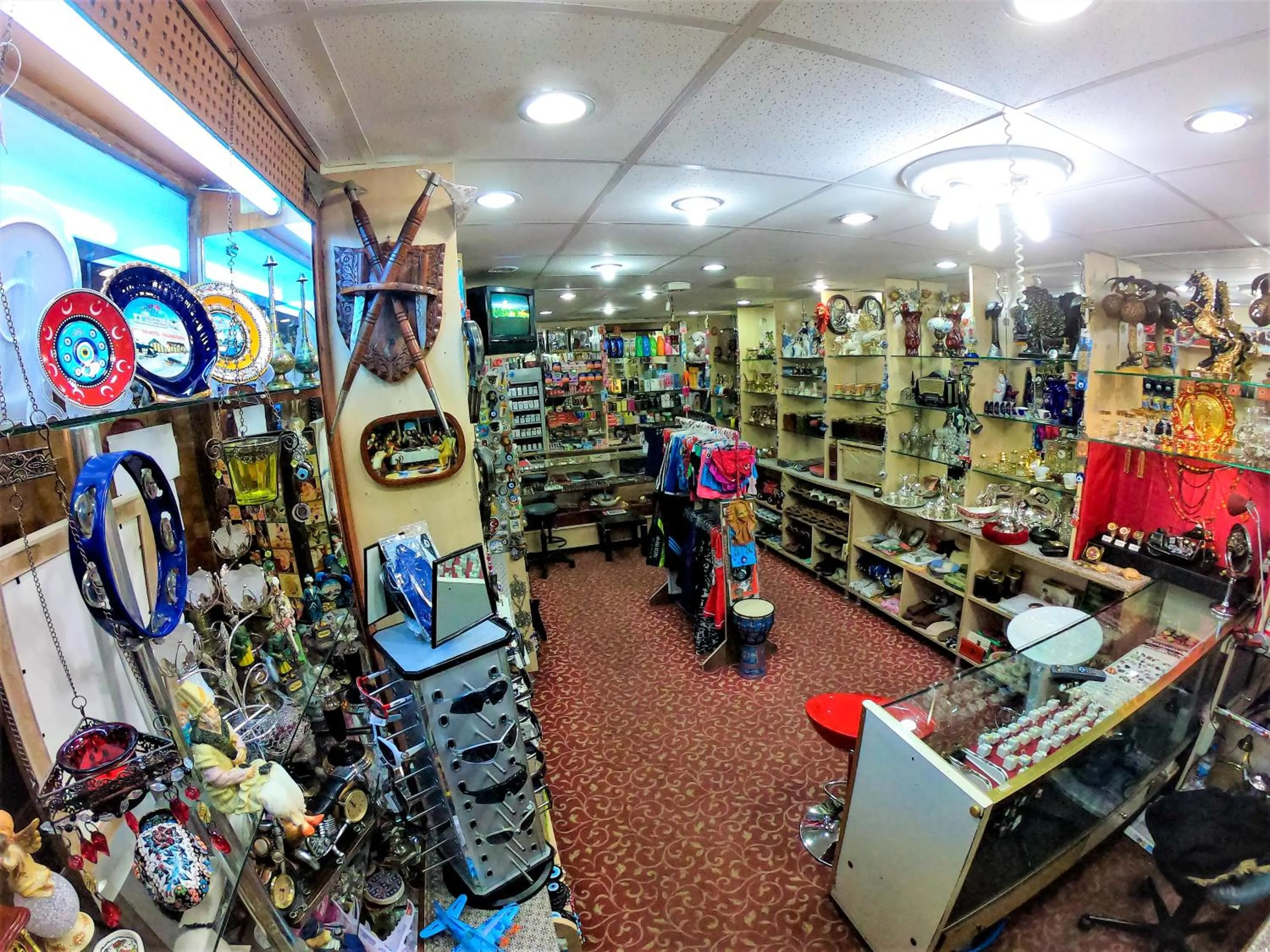 On-site shops in Dedeman Palandoken Resort Hotel