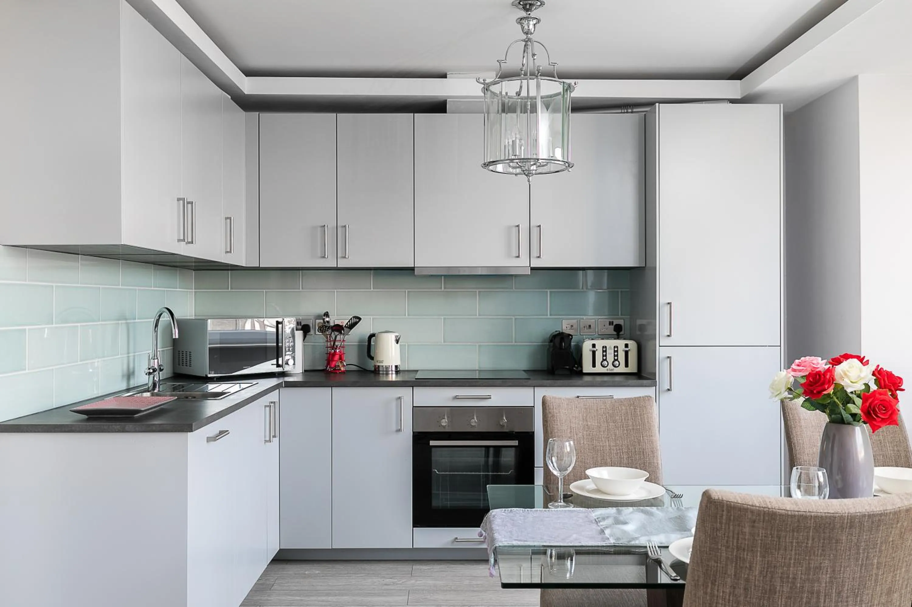 Kitchen or kitchenette in Cromwell road apartments