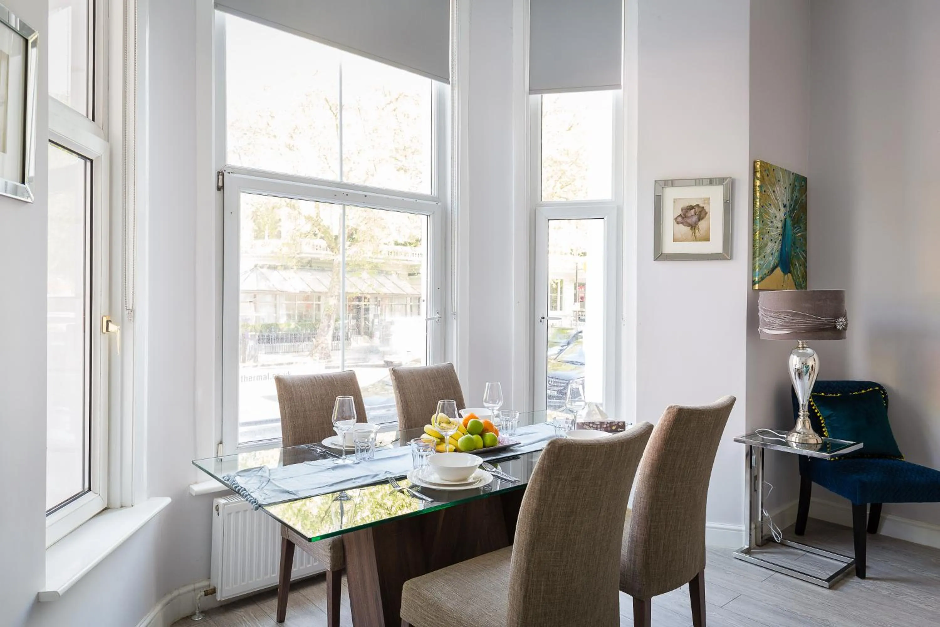 Dining area in Cromwell road apartments